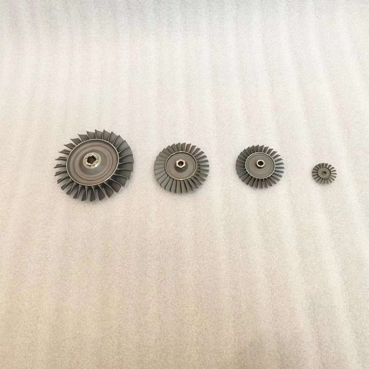 Колесо турбины турбокомпрессора из сплавов Incoloy и титана