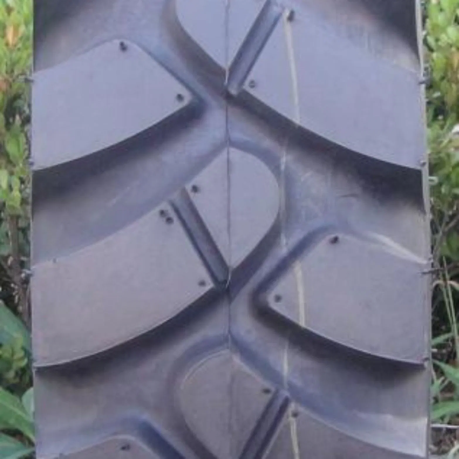 Agricultural Tires, Farm Tires,Tractor Tires,Combine Tires,Harvester Tires,Irrigation Tyres,Row Crop Tires,Agr Tyre,Bias Tyres.Mud Tyres,Wetland Tire China Tyre