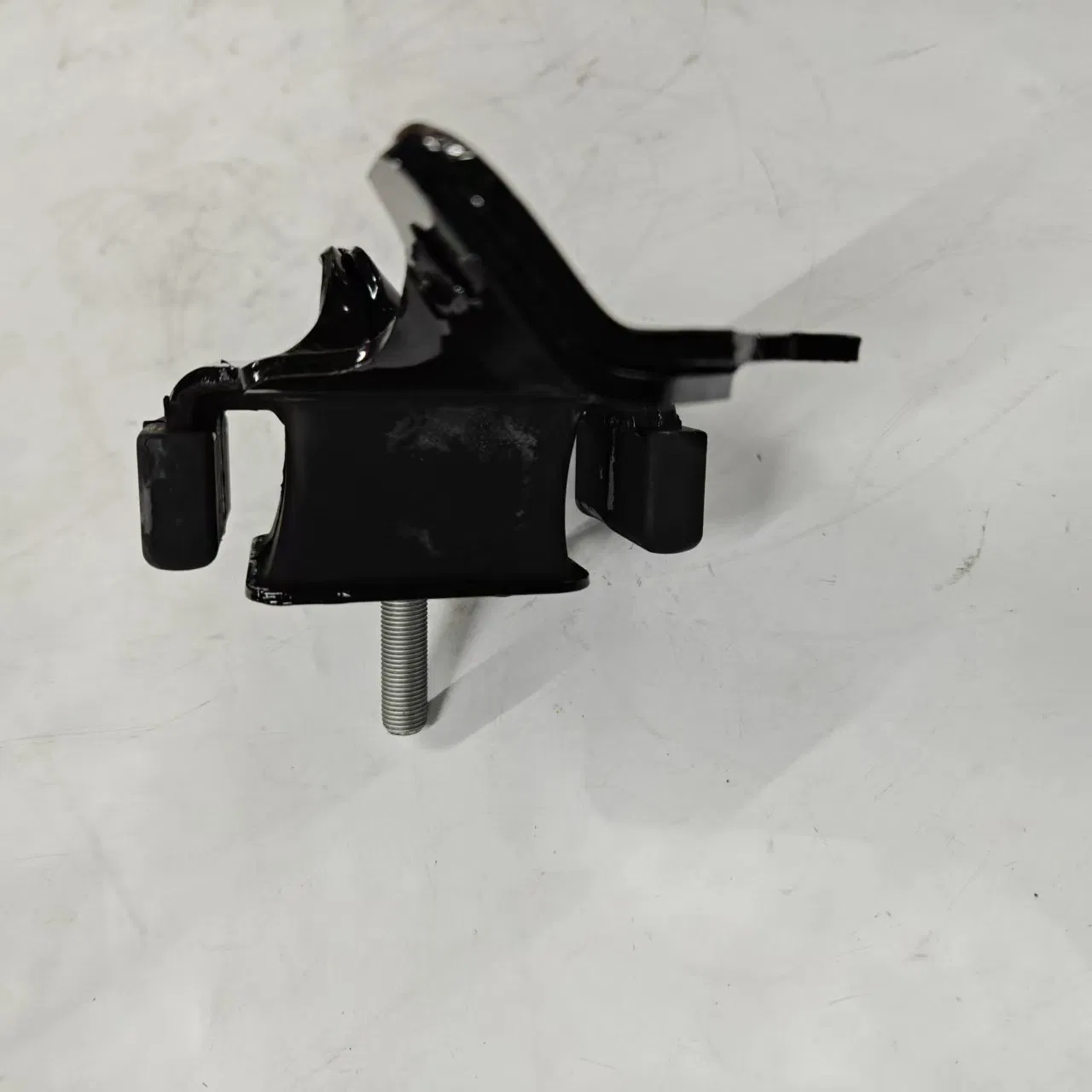 Опора двигателя Saic Maxus T60 D90 C00059997