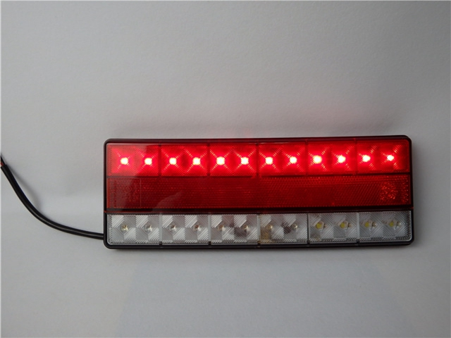 Светодиодный задний фонарь для грузовиков и прицепов