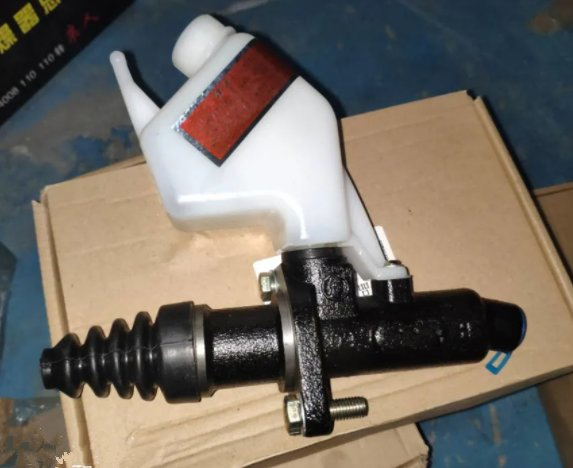 Главный цилиндр сцепления HOWO WS9162236135