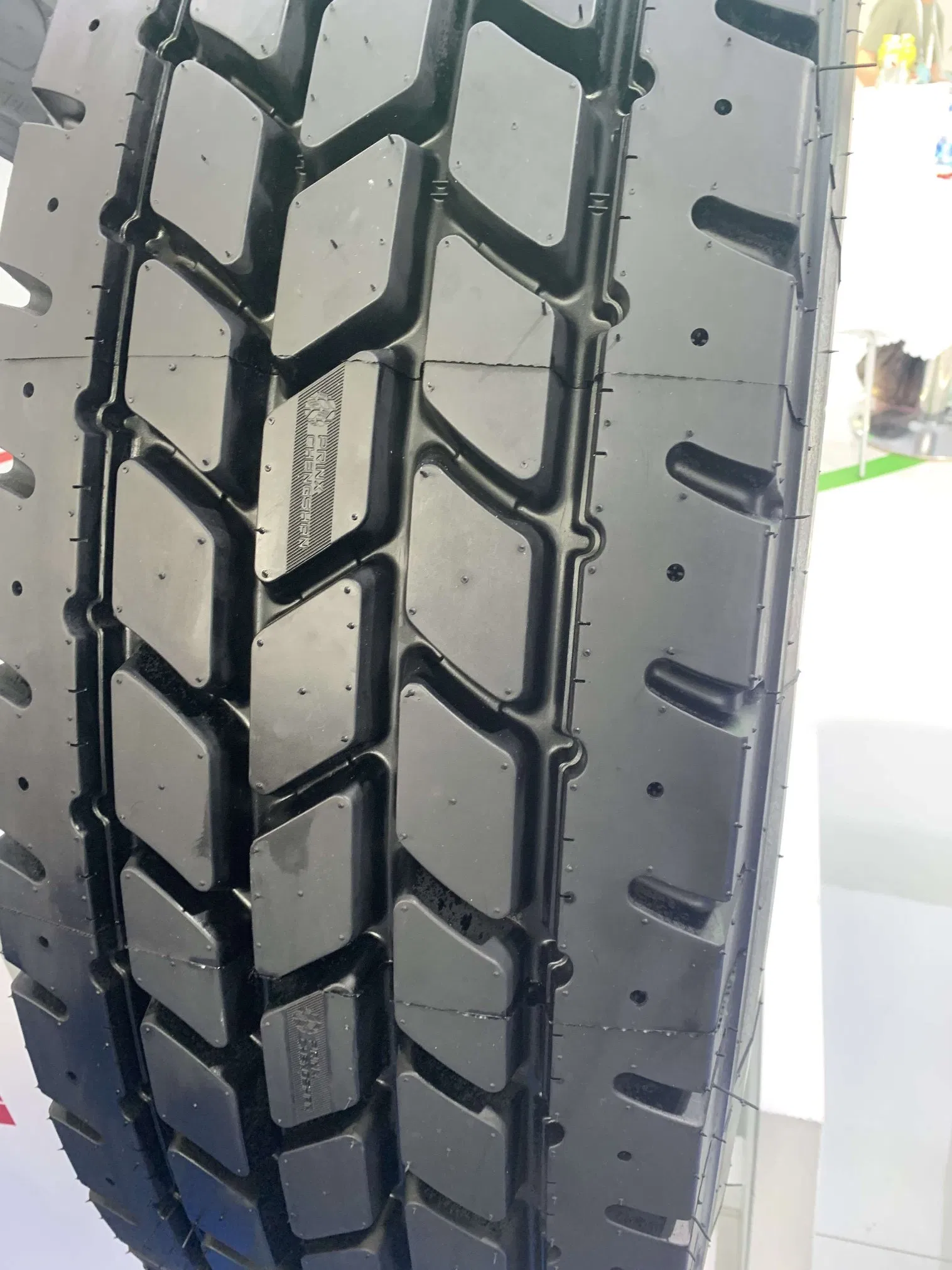 Грузовые шины 13R22.5, 12.00R24, 11R22.5