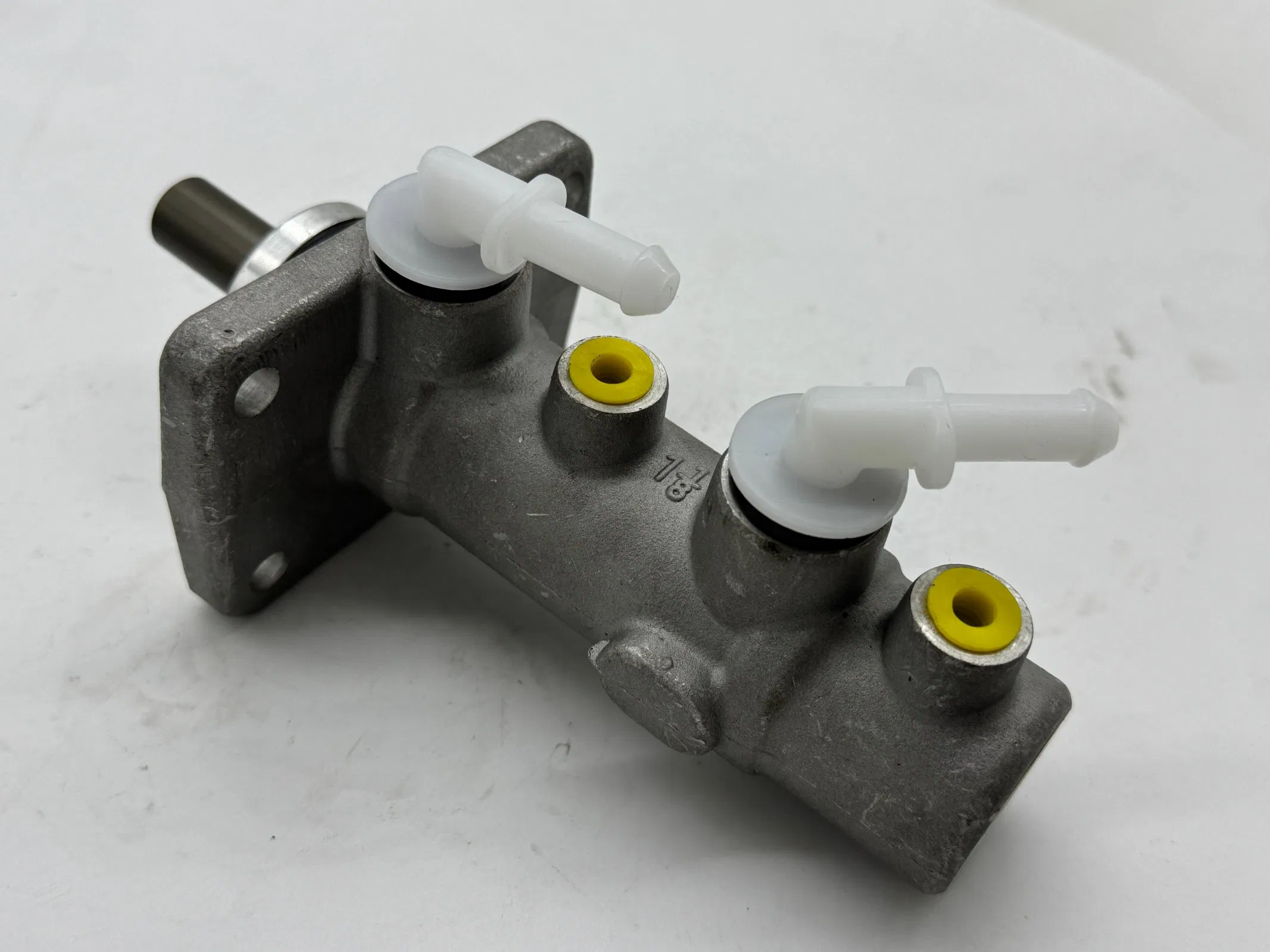 Главный тормозной цилиндр 58510-4e600 для KIA