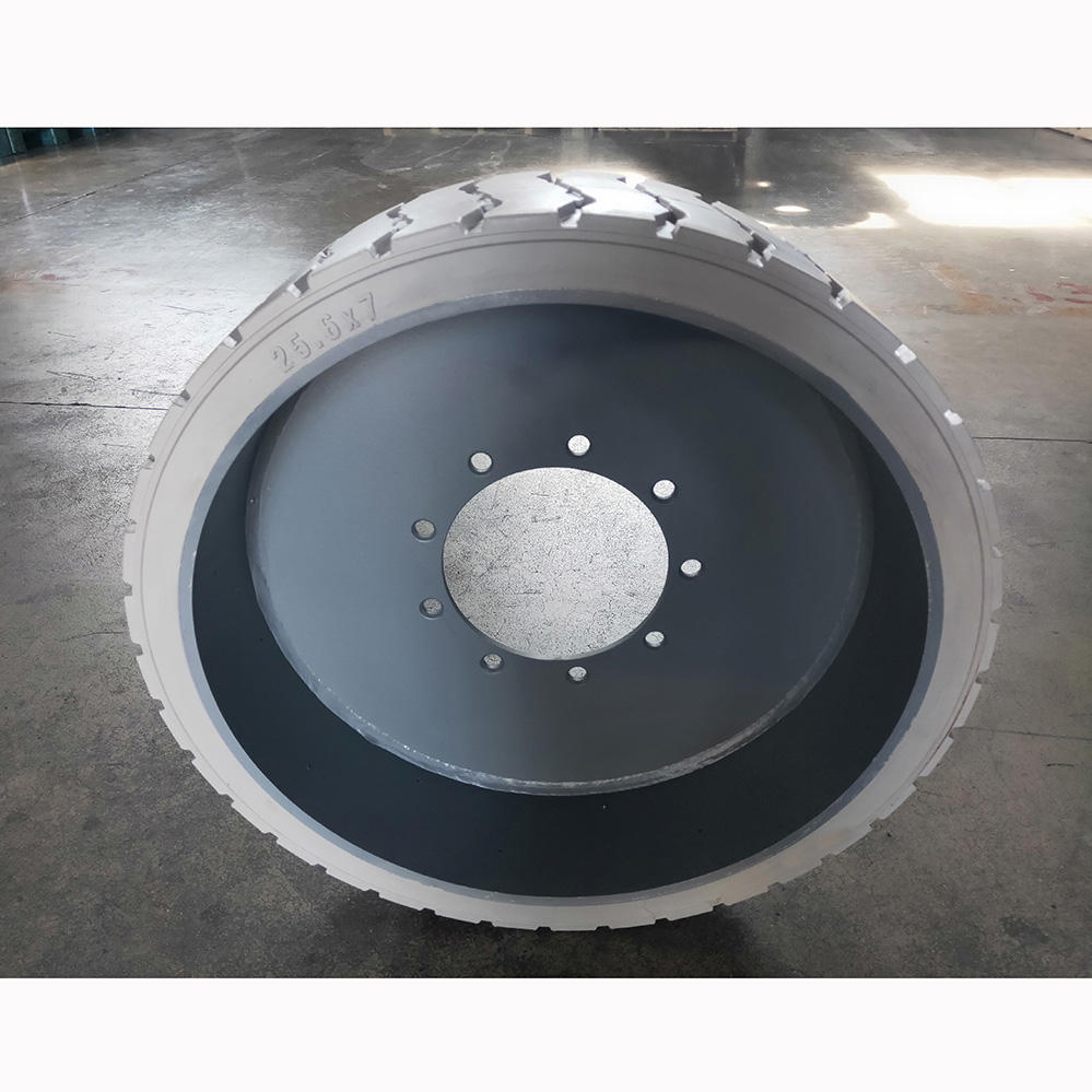 Цельная шина FB25.6x7 для спецтехники