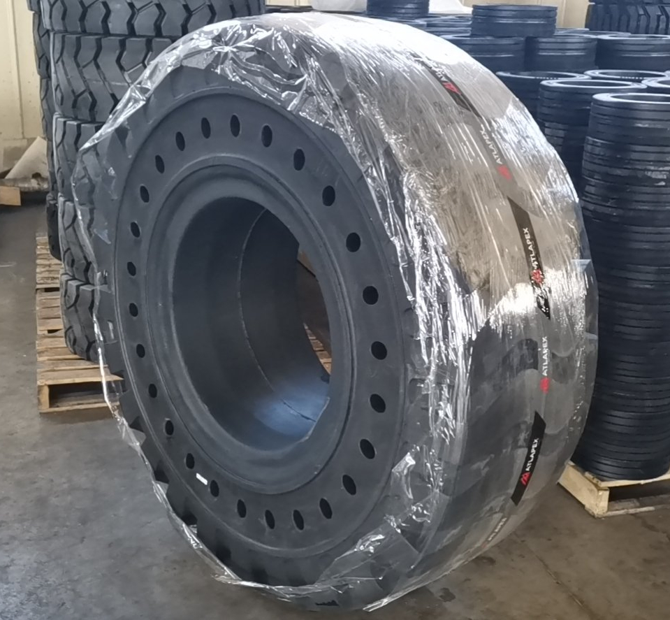 High Quality off The Road Skid Steer Wheel Loader OTR Solid Rubber E3 L3 29.5-25 26.5-25 Triangle OTR Tire