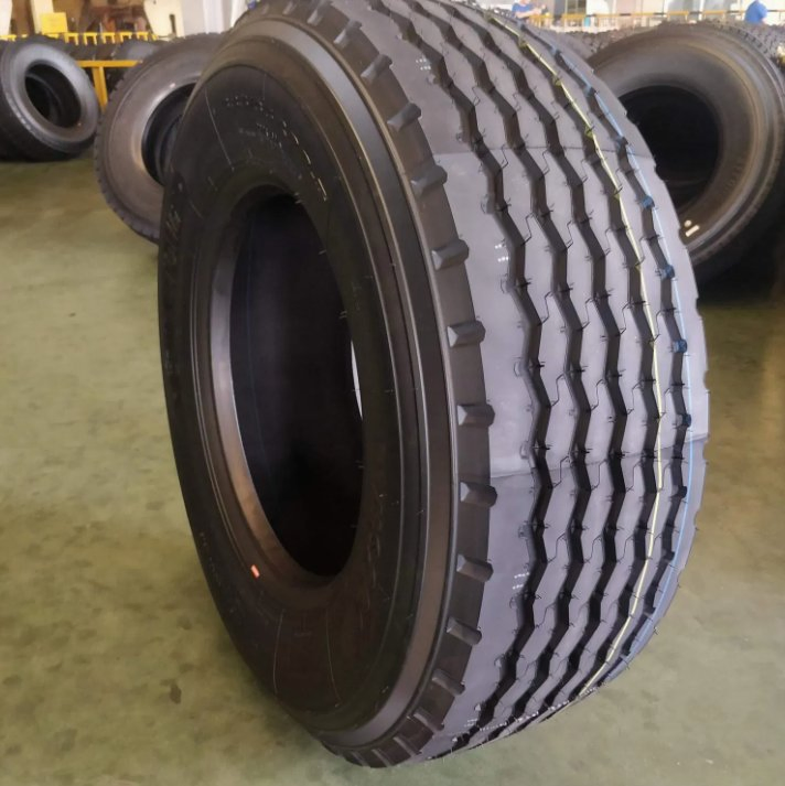 Economical Tubeless Truck Tire, Fuel-Efficient and Puncture-Resistant, Designed for Medium-Duty Trucks and Logistics Fleets.