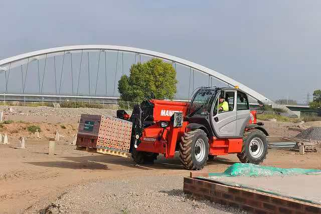 Цельная шина 14.00-24 для телескопического погрузчика