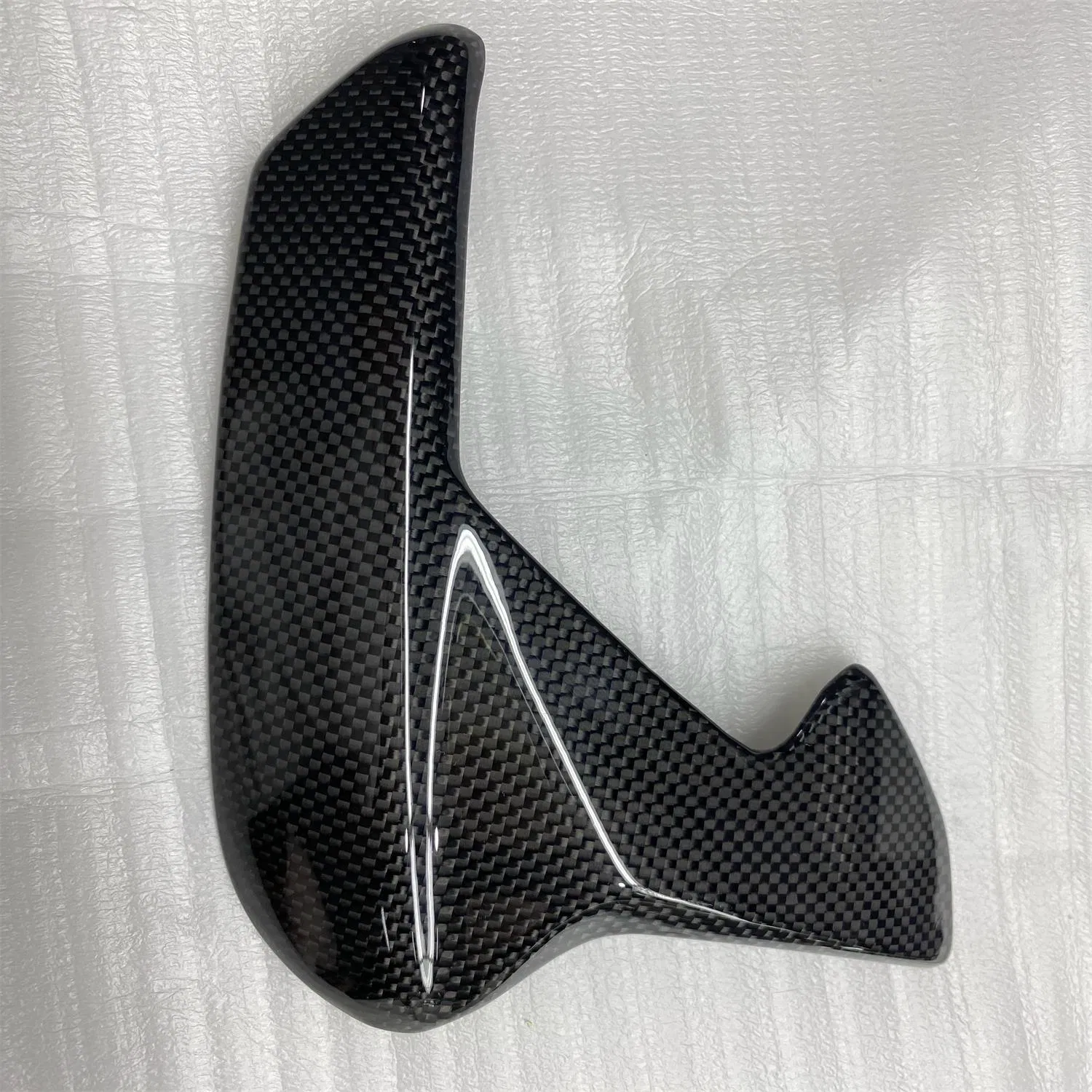 Боковые панели из карбона для Triumph Rocket III 2020-2022