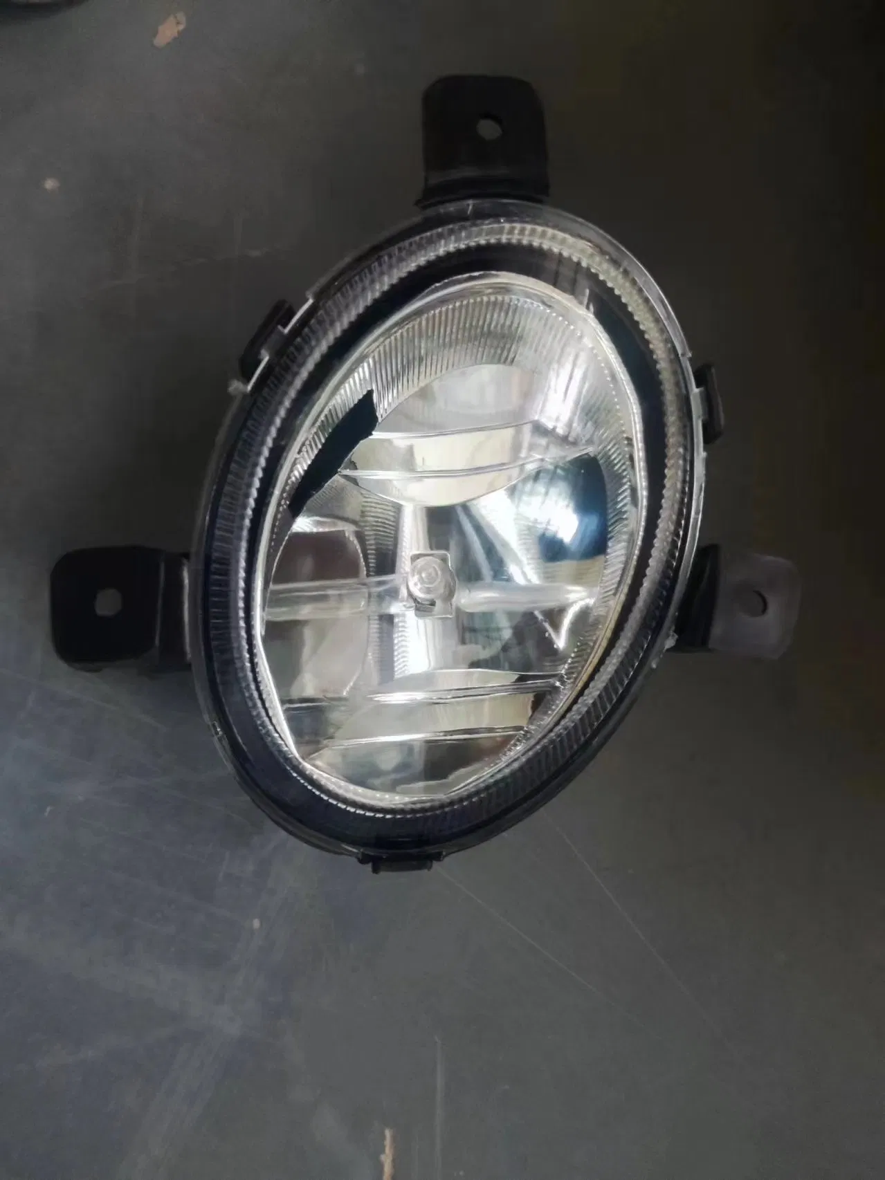 Противотуманная фара LED правая для Geely