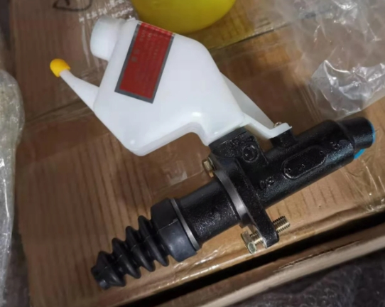 Главный цилиндр сцепления HOWO WS9162236135