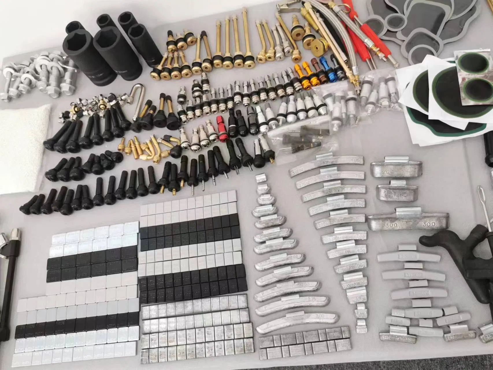 Maxx Tubeless Snap-in Valves Tr413AC Tr414AC with Colorful Valve Chrome Sleeve