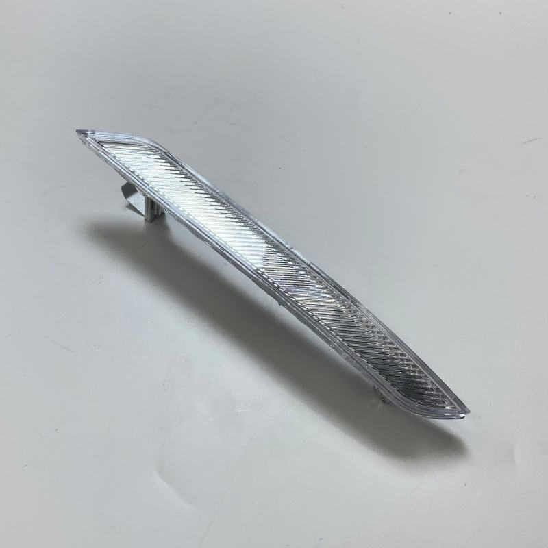 Отражатель переднего бампера для BMW X6 2007-2010