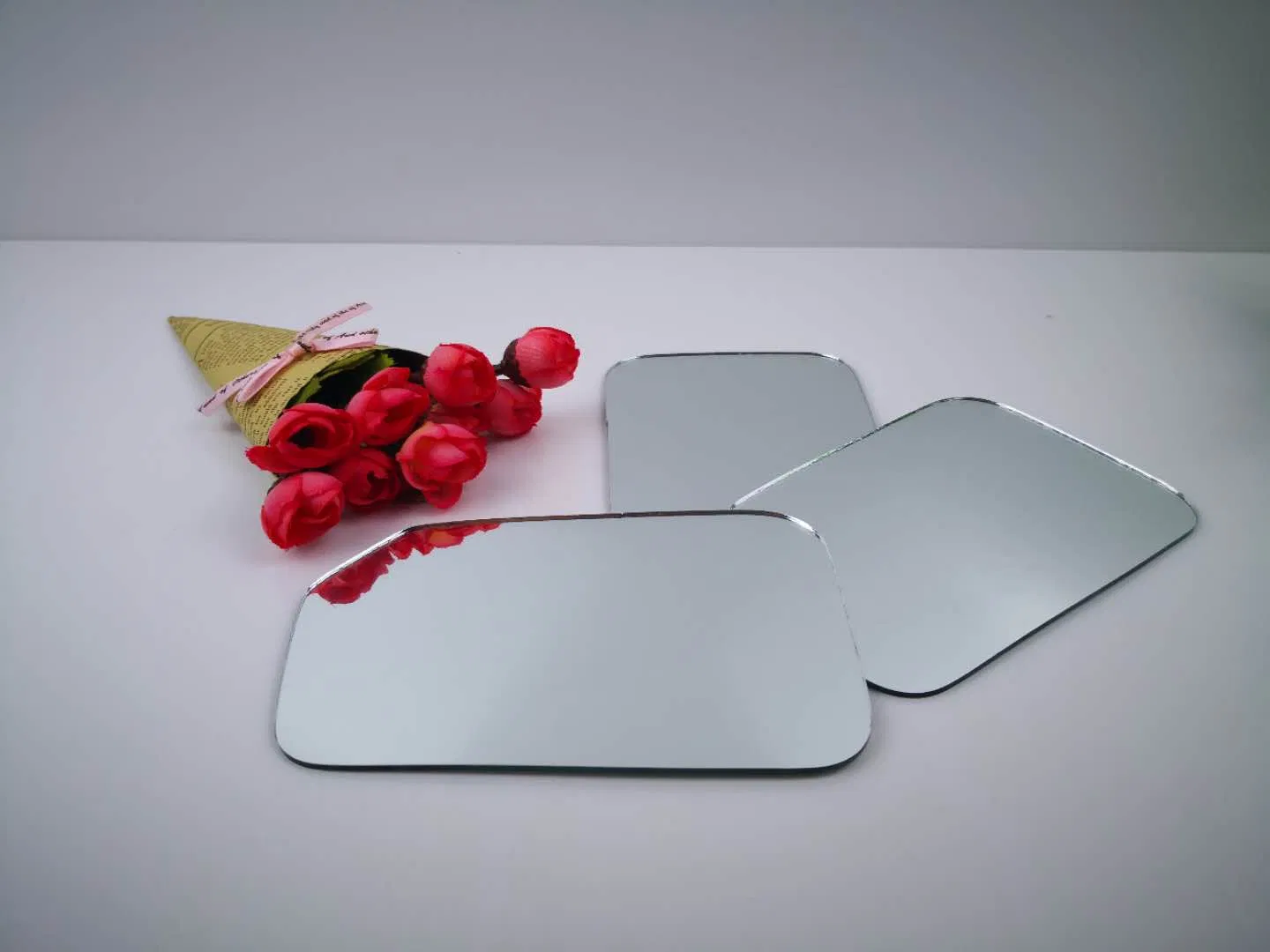 Supply 1.8mm 2mm 305mm*407mm Convex Concave Mirror Glass