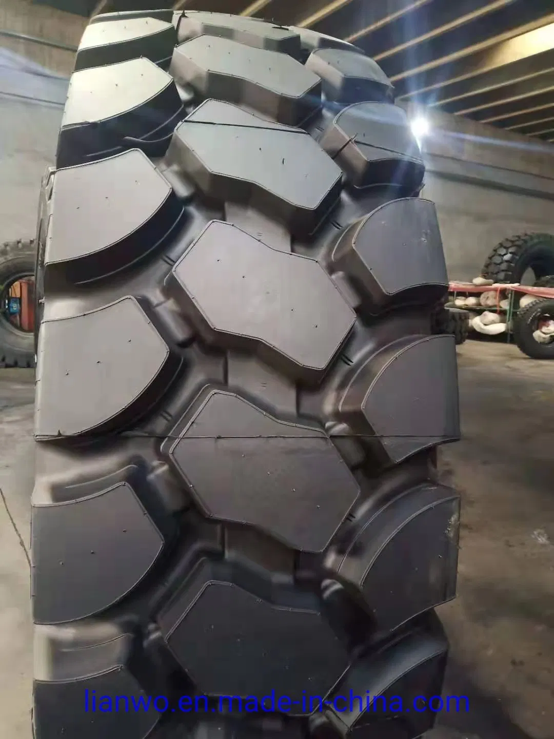 Tires (OTR) 21.00r35 Lianwo Brand Rigid Dump Truck Tr50 Tr60 Radial Tyre 2100r35