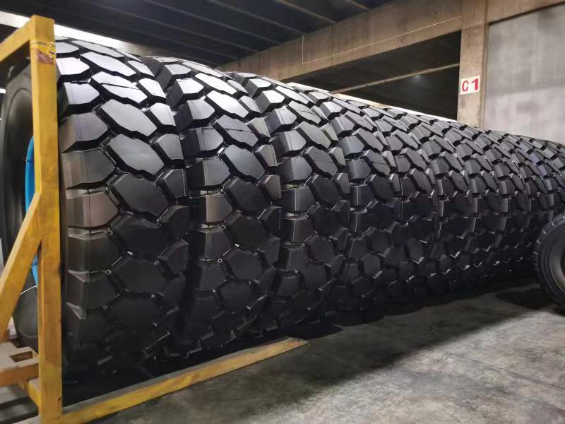 China Factory off-The-Road Radial Tire Agriculture Ind Dumper Tire Rigid Dumper Tyre Fork Truck Tire Radial Tires OTR Tyre 33.00r51