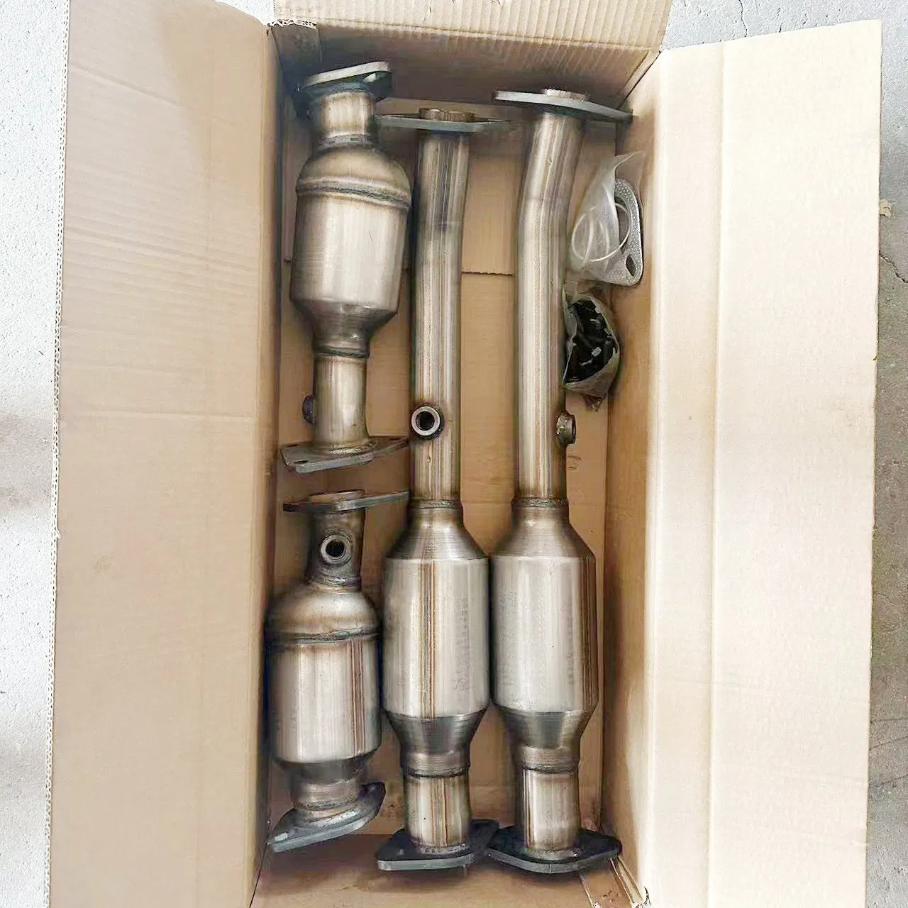 Катализатор Nissan Pathfinder 2005-2012, 4.0L, комплект 4 шт.