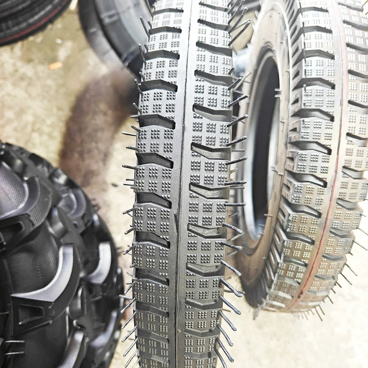 Small Agricultural Machinery Tire Tricycle Tire Small Engineering Vehicles Tires 4.00-14