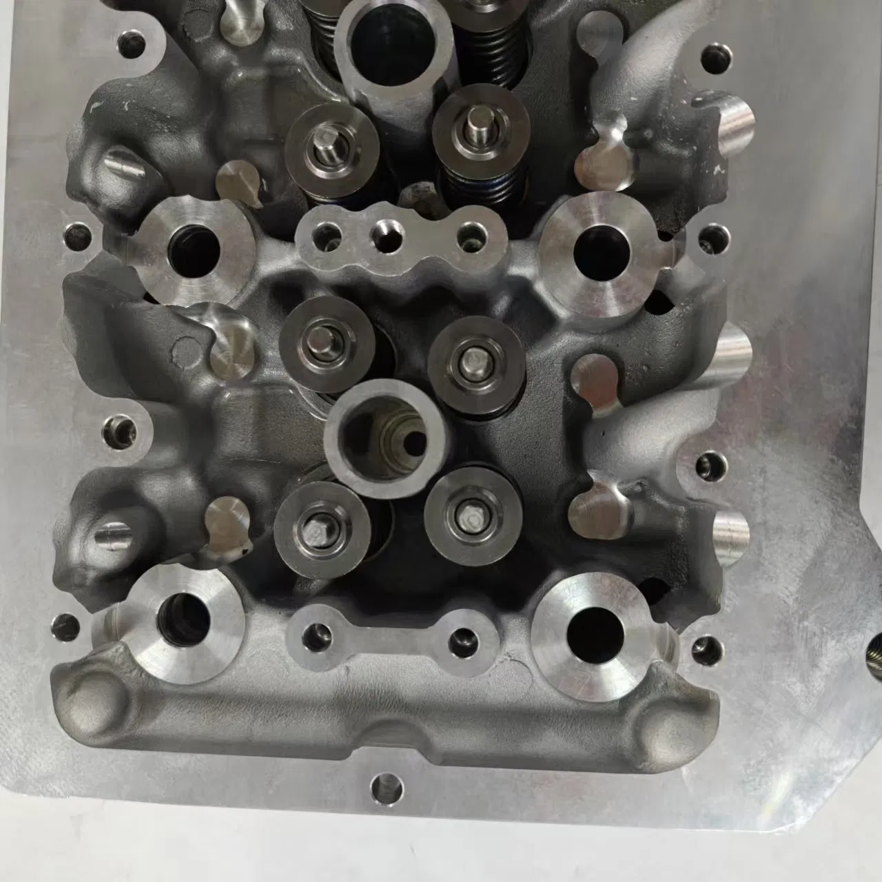 Головка блока цилиндров Saic Maxus D20 C00333890