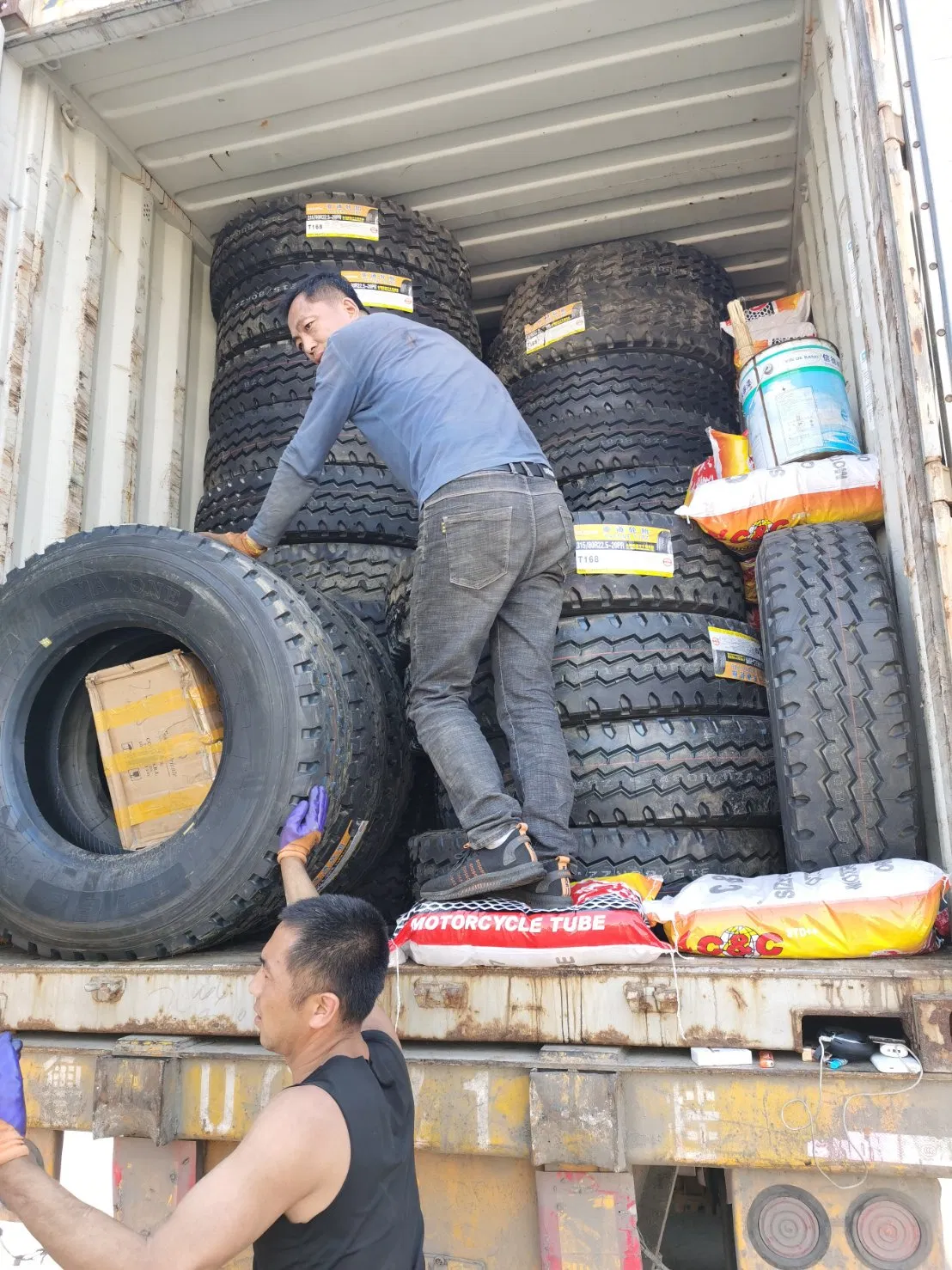 China Factory Cheap Radial Truck Bus Tire TBR /Car Tire PCR /off Road Tire for OTR/Industrial Ind/Agricultural Tractor/Agr/Pneumatic Solid Forklift