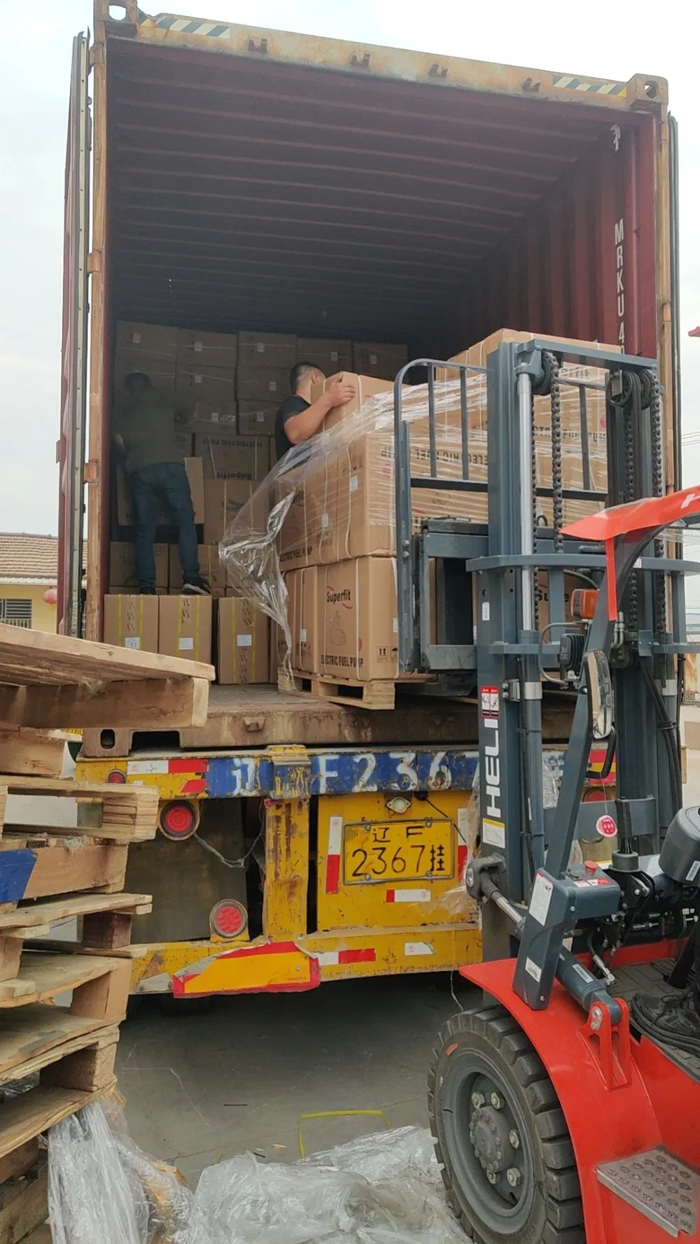 Made in China Price Naqin Auto Parts Fuel Pump for Toyota Hilux Hiace Landcruiser Hyundai Nissan Suzuki Mitsubishi Canter Fuso Mercedes Benz Sprinter Ford