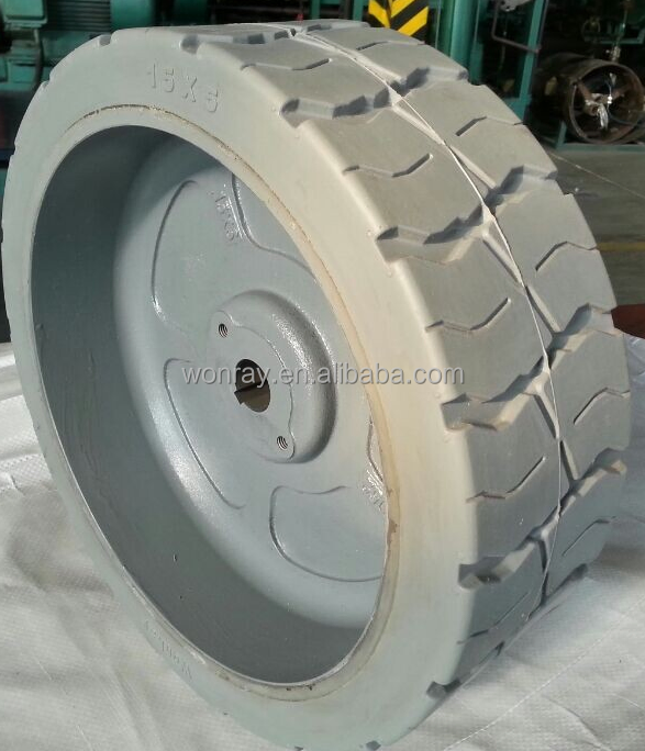 Good Price off Road Steering Wheel, Haulotte Compact 8 / 10 / 12 Car Scissor Lift Wheel 15X5