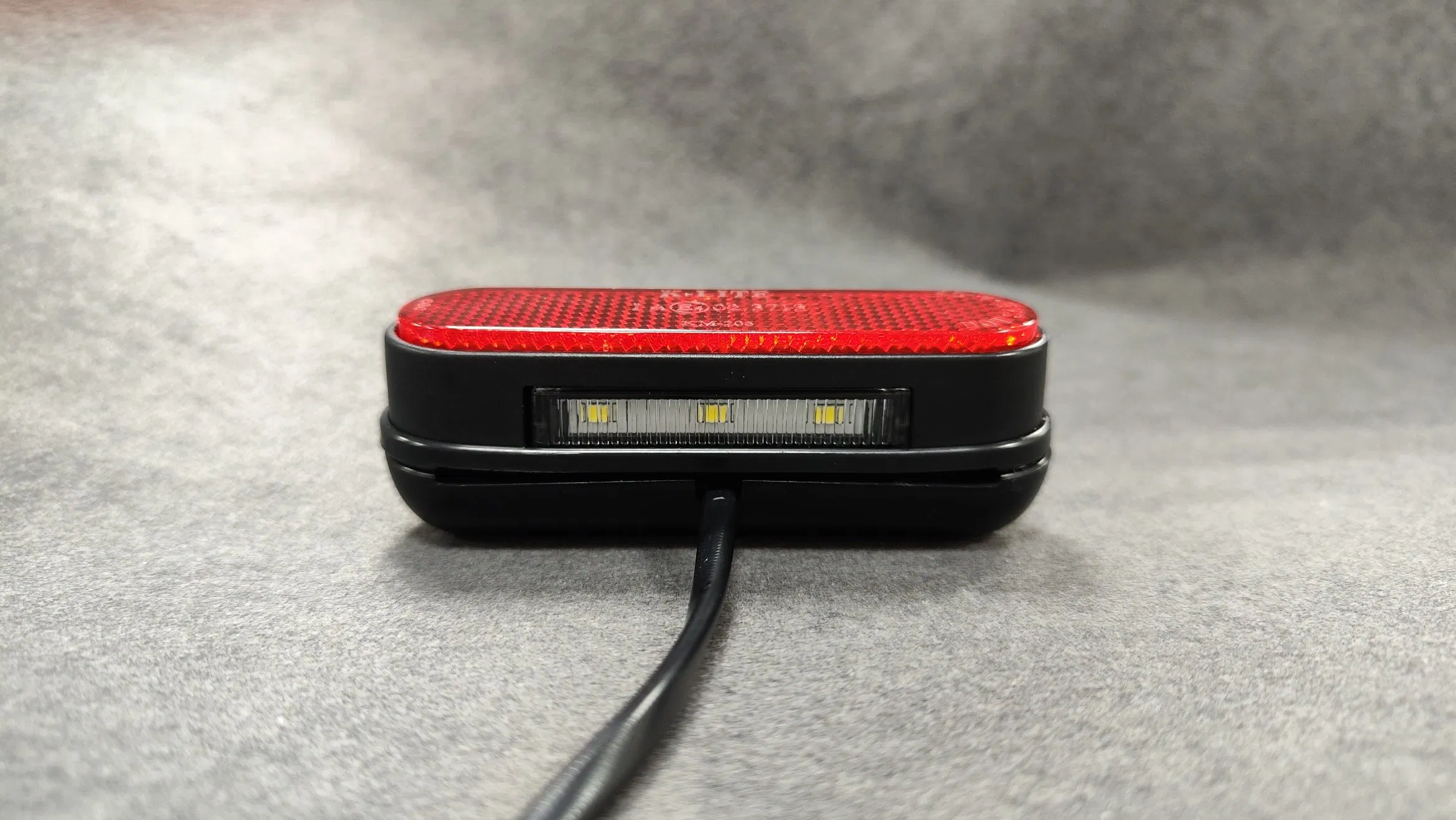 Светодиодный фонарь заднего номерного знака LM412