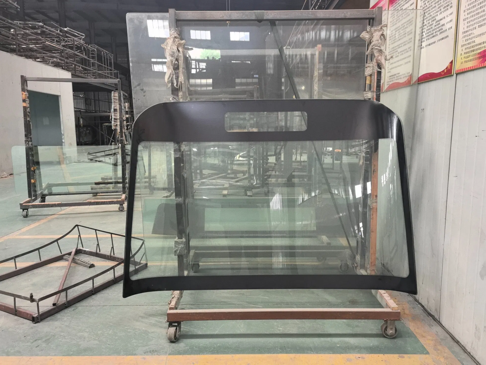 Clear Safety High Density Glass for Cab Front Window of Commercial Bus