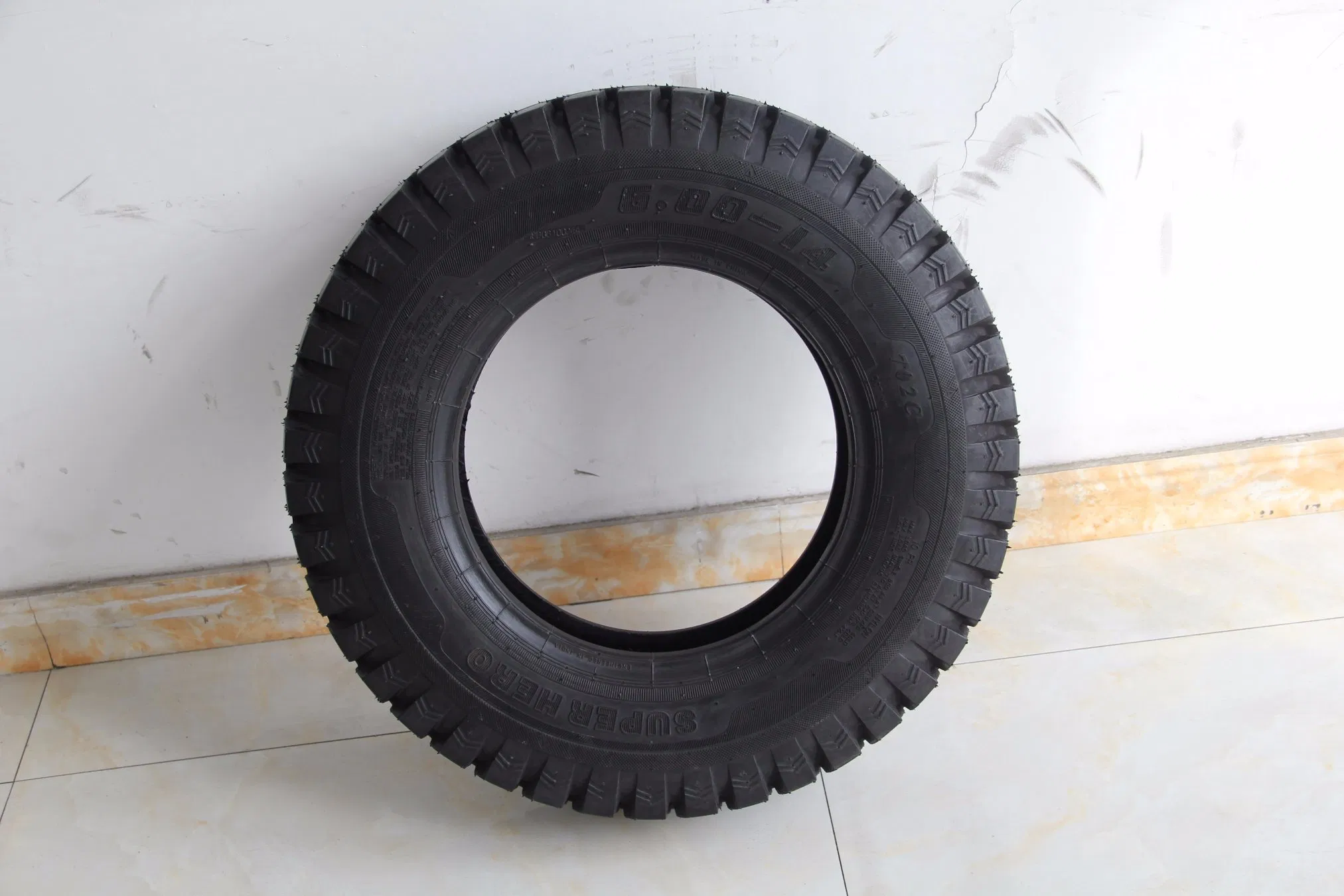 Грузовая шина TH702 9.00-20 для карьерной техники