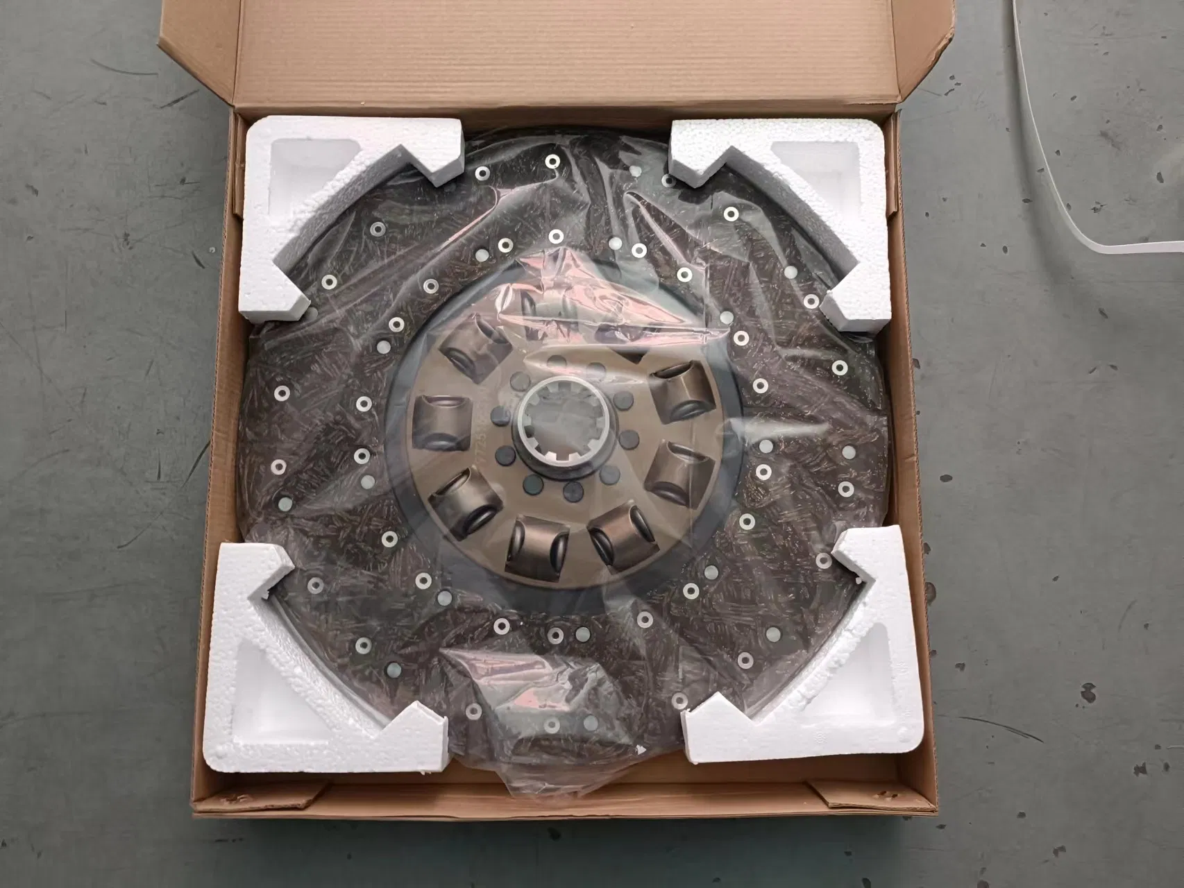 Диски и пластины сцепления для грузовиков HOWO