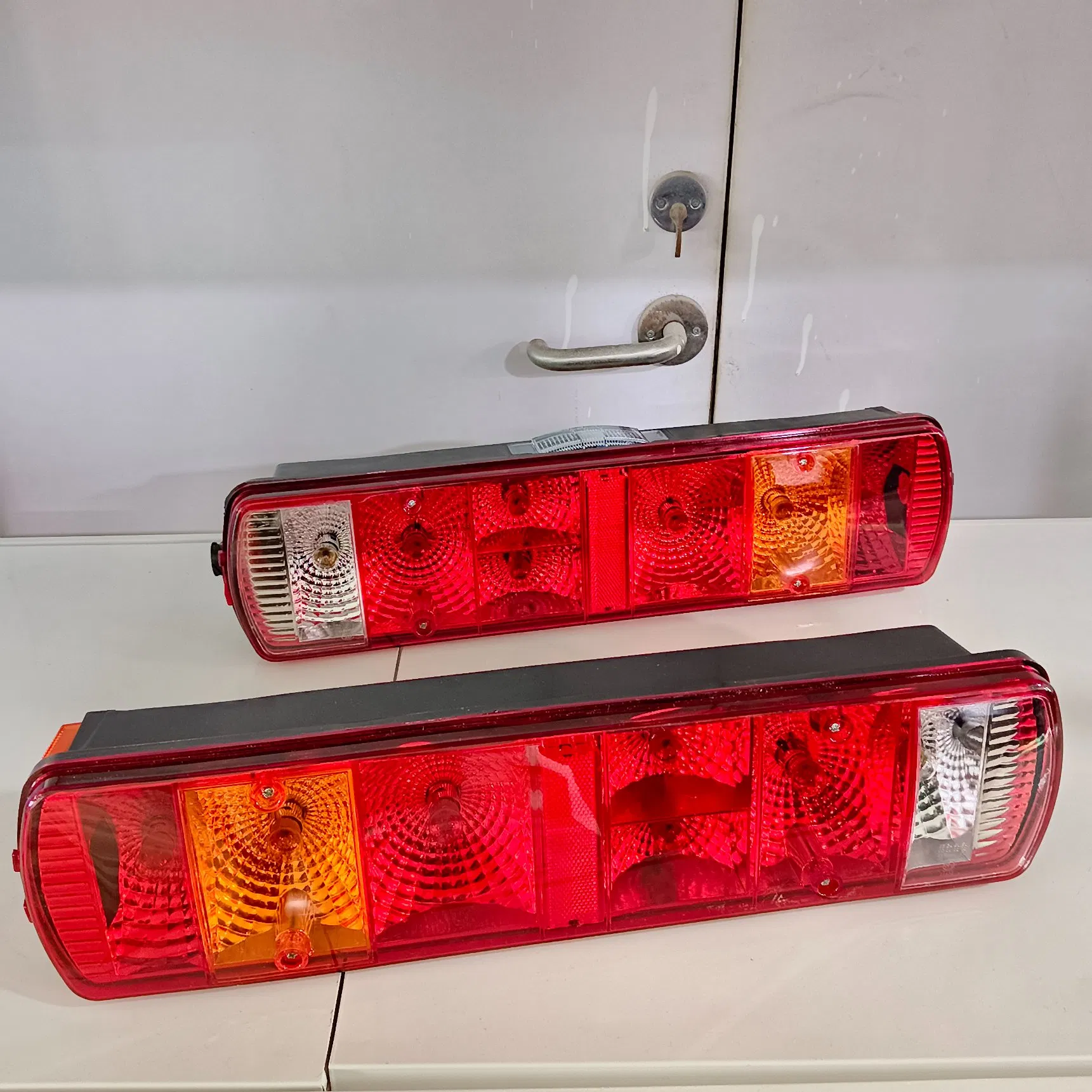 Светодиодный задний фонарь для грузовика Sinotruk HOWO