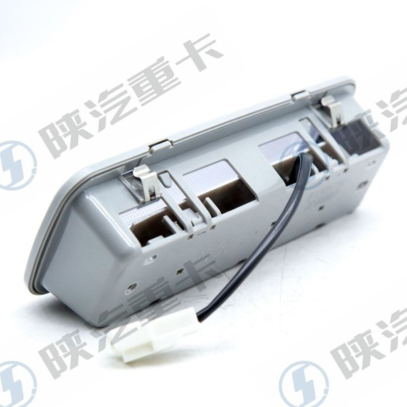 Оригинальная крыша-лампа для салона трактора