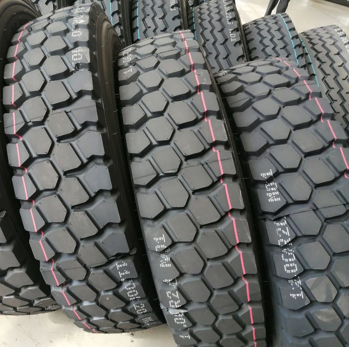 Gladstone Brand Truck Tyre Tire 315 80r22 5 12.00r20 12r22.5 295/80r22.5 Tire 315/70/22.5 Truck Tire with Competitive Price Tyres From China Tyre Factory Tyre
