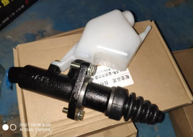 Главный цилиндр сцепления HOWO WS9162236135