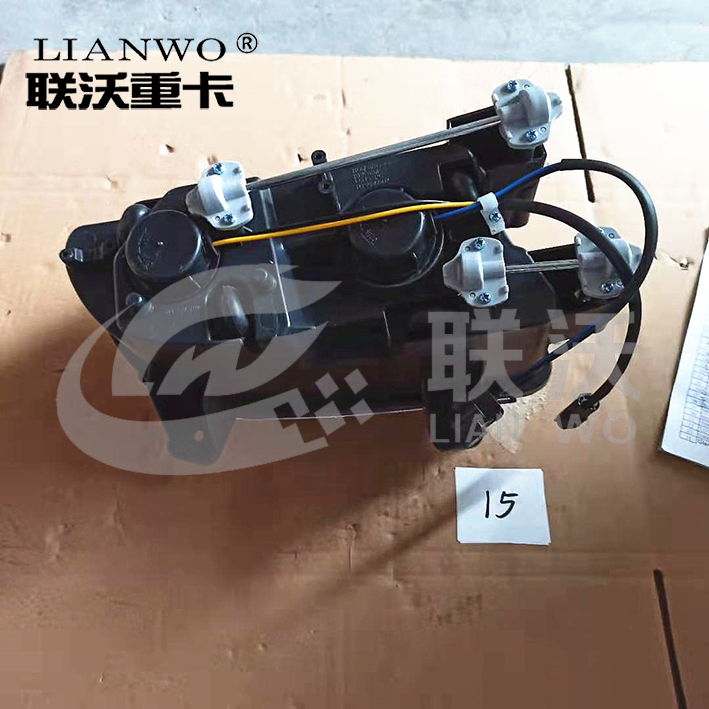 Правая фара для Sinotruk HOWO Shacman с двигателем Weichai