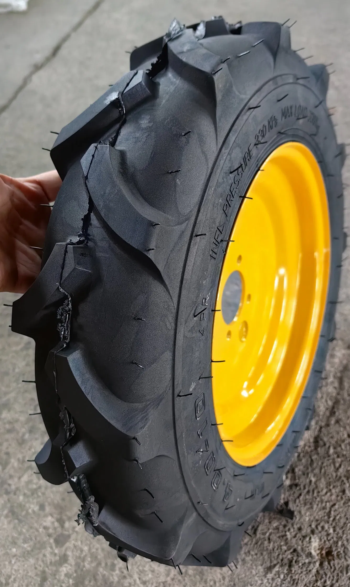 Колеса 4.00-10 с шинами для мотоблока