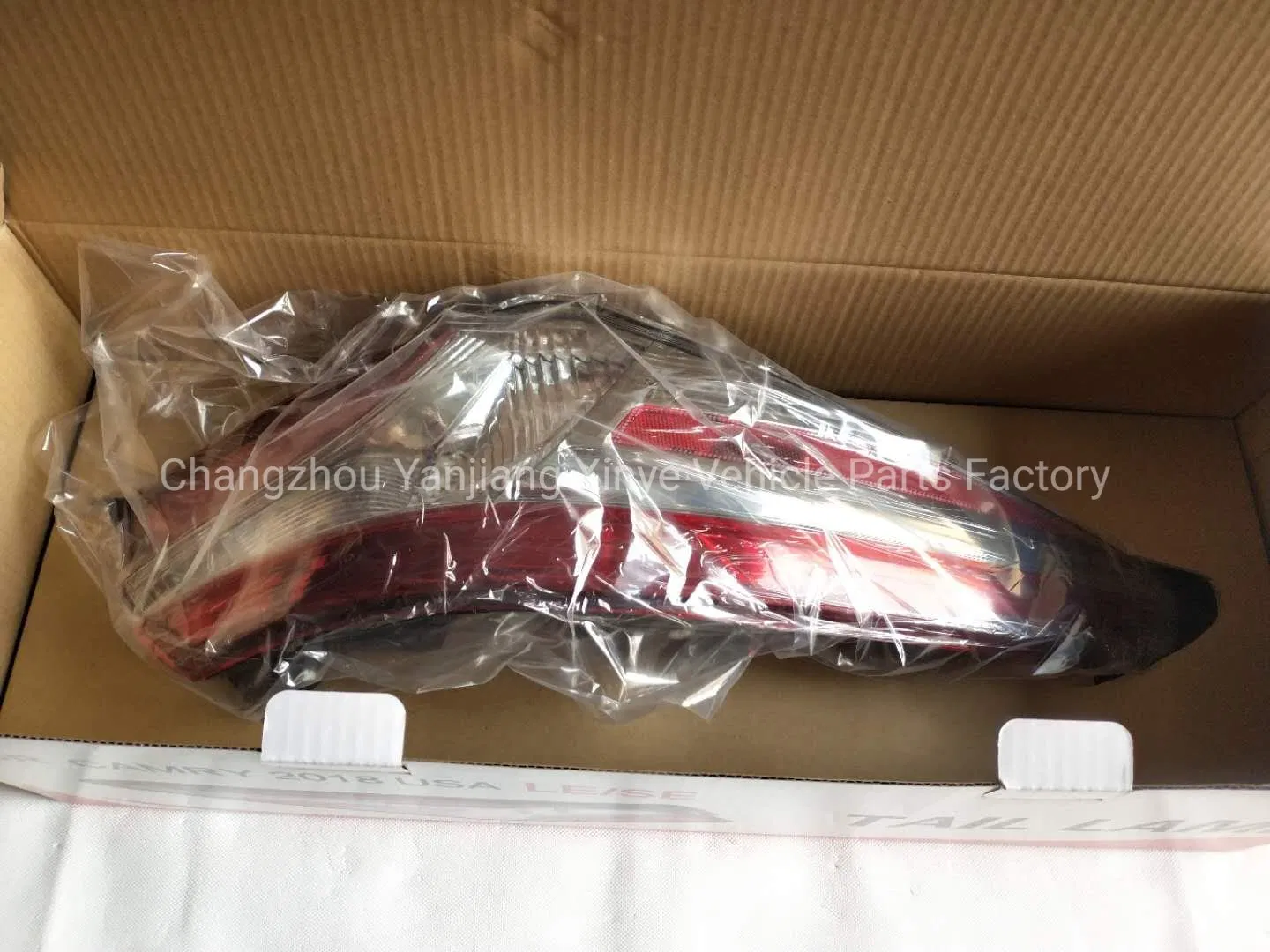 Tyj Factory Wholesale Auto Body Kits Rearlights Backlights Tail Lamp Outer Se for Camry 2018 USA Se Xse