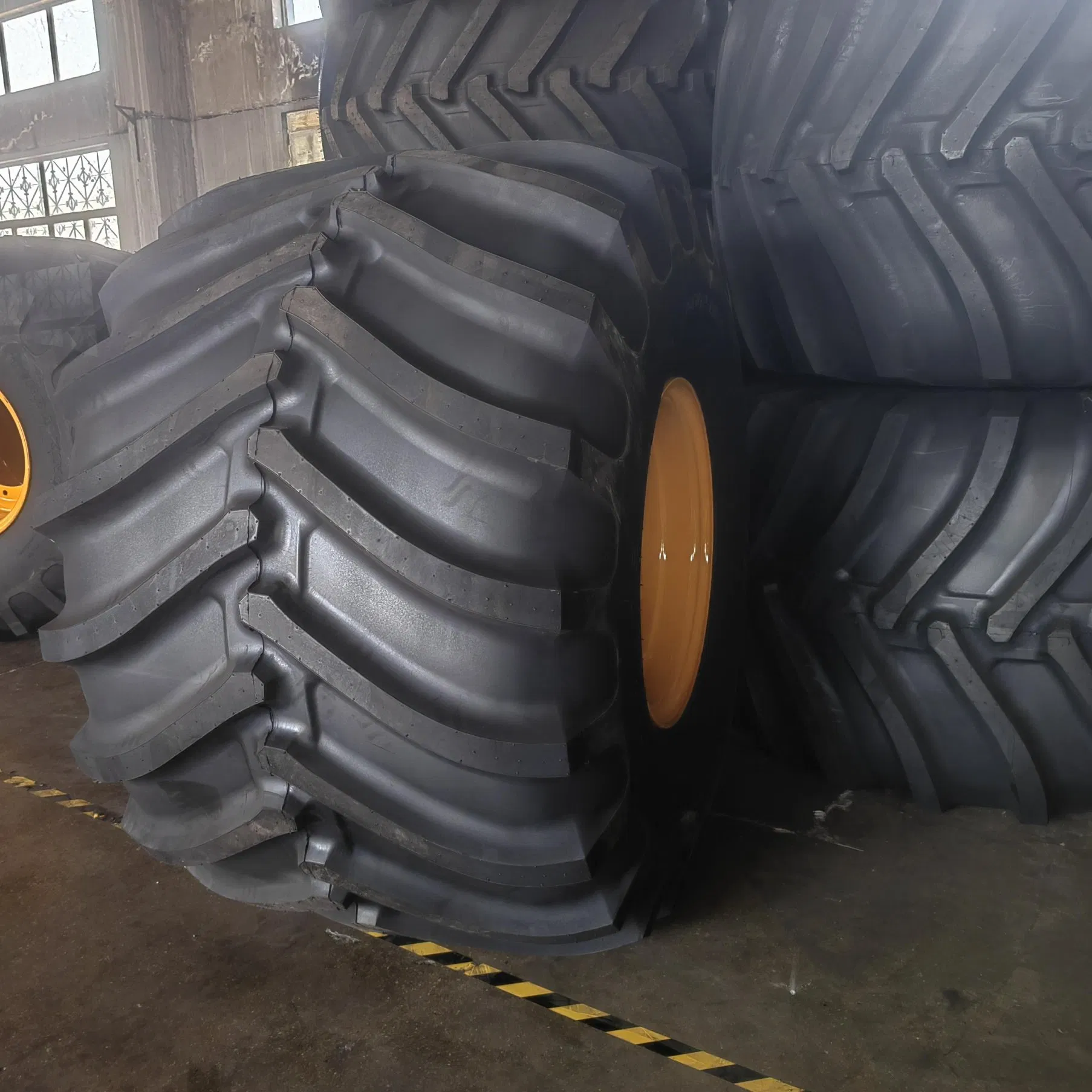 Horsepower Tractor Combine Terra Farm Tire 1000/50r25 66X43.00-25 with Rim 25-36.00