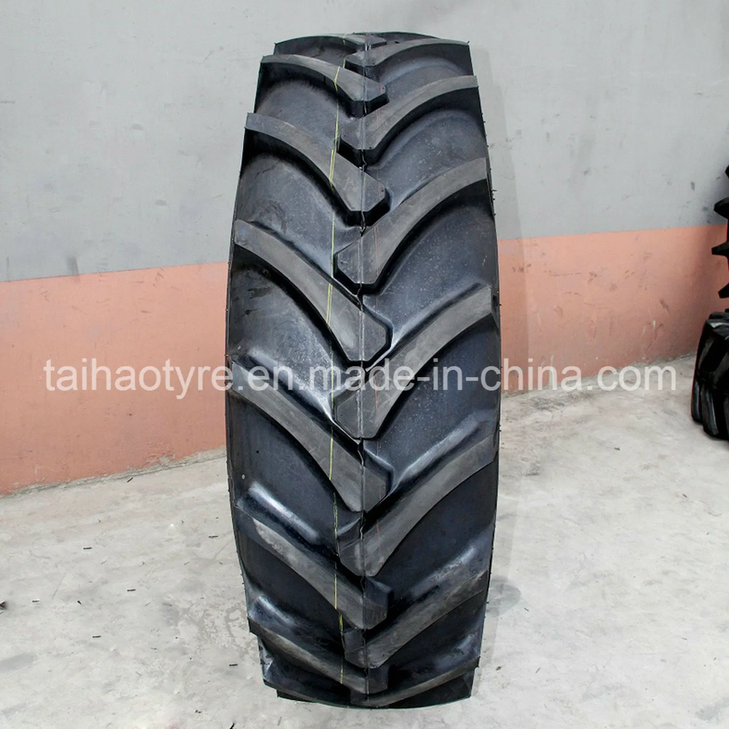 Agricultural Tractor Tyre R-1 18.4-26