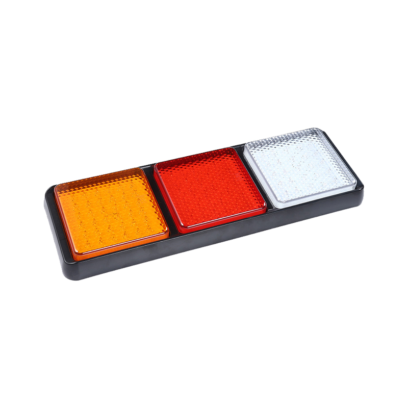 Комбинированный задний фонарь для грузовика