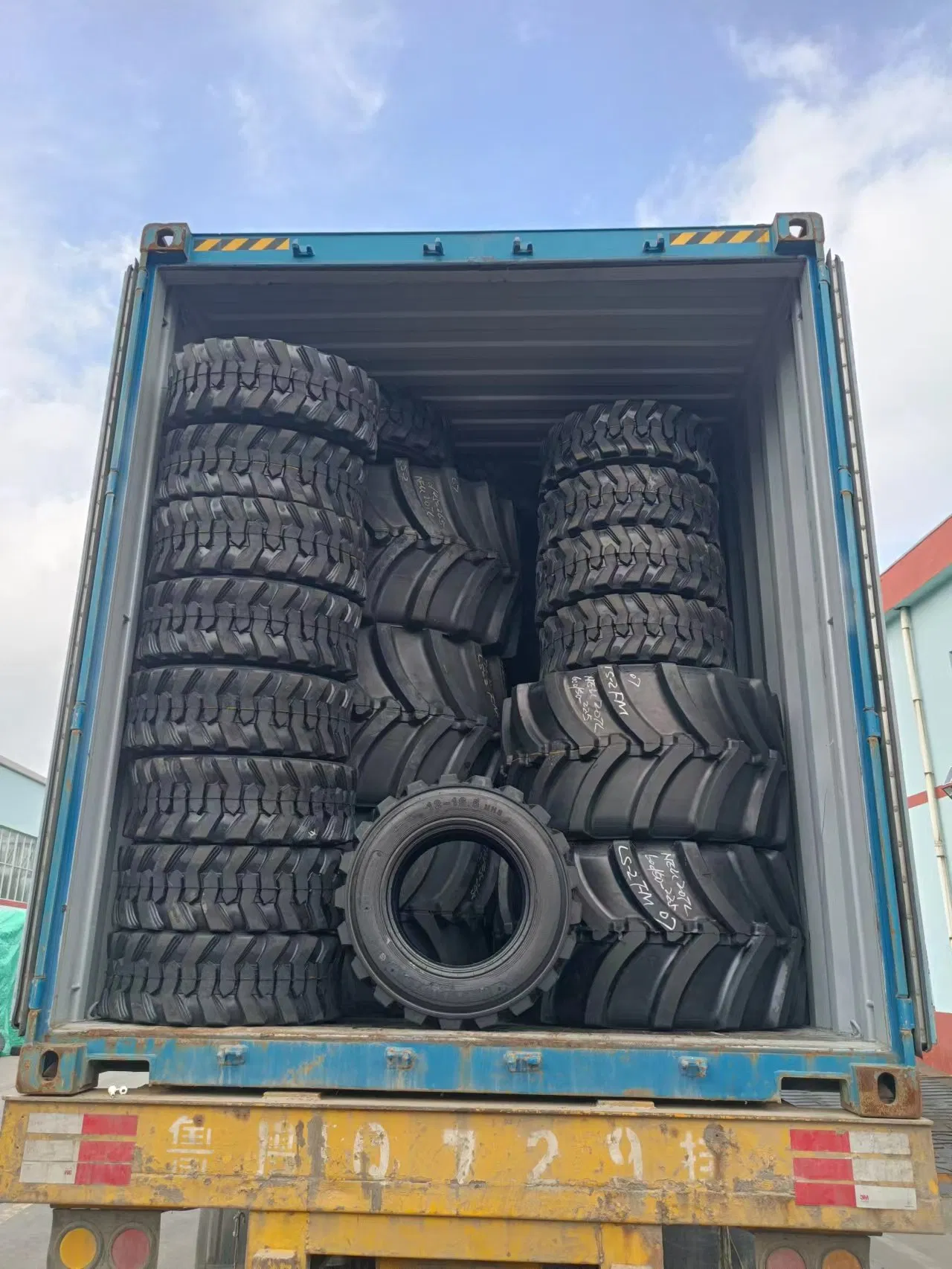 Agr Forestry Flotation Tire Prices for Agricultural Implement Trailer Sugarcane Harvester Spreader 650/50-22.5 700/45-22.5 700/50-22.5 600/45-26.5 600/55-26.5