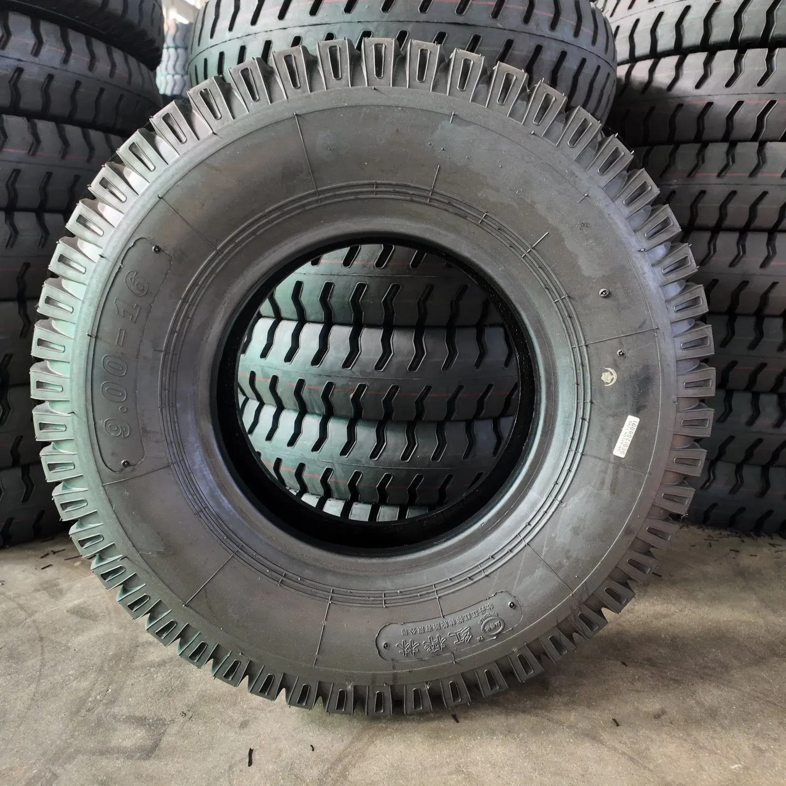 Durable Industrial Radial Tire 12.5/80-18-12PR for Road Graders