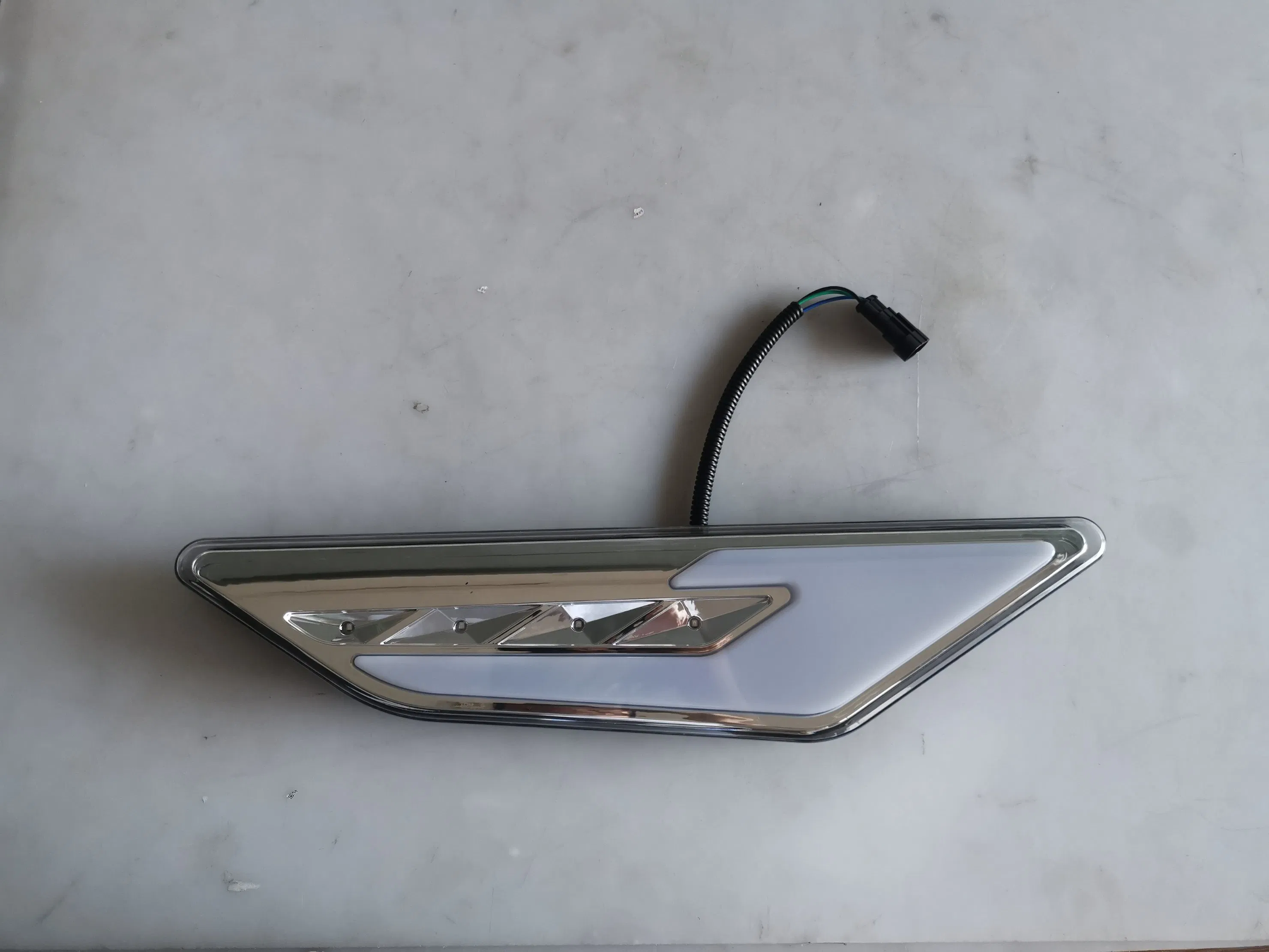 Боковая светодиодная лампа для авто