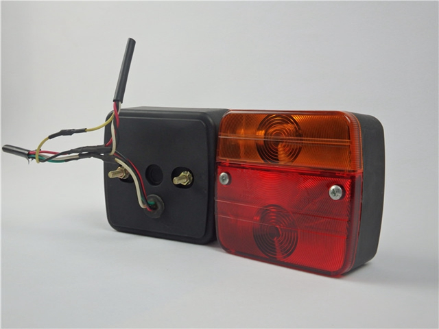 Светодиодный задний фонарь для грузовиков и прицепов