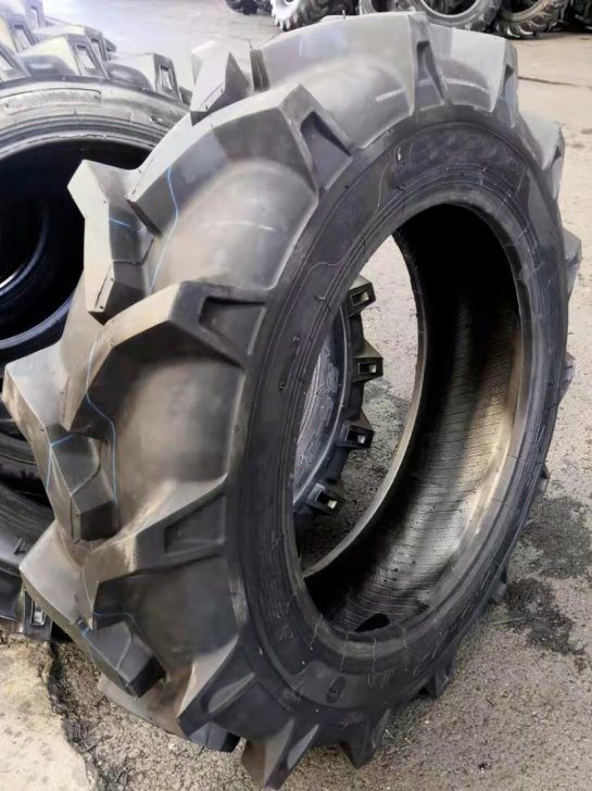 11.2-24 12.4-24 14.9 -26 11.2-28 12.4-28 12.4-38 14.9-30 14.9-38 16.9-28 16.9-30 18.4-30 Farm Tyre Tractor Tyre Harvester Tyre Agricultural Tyres