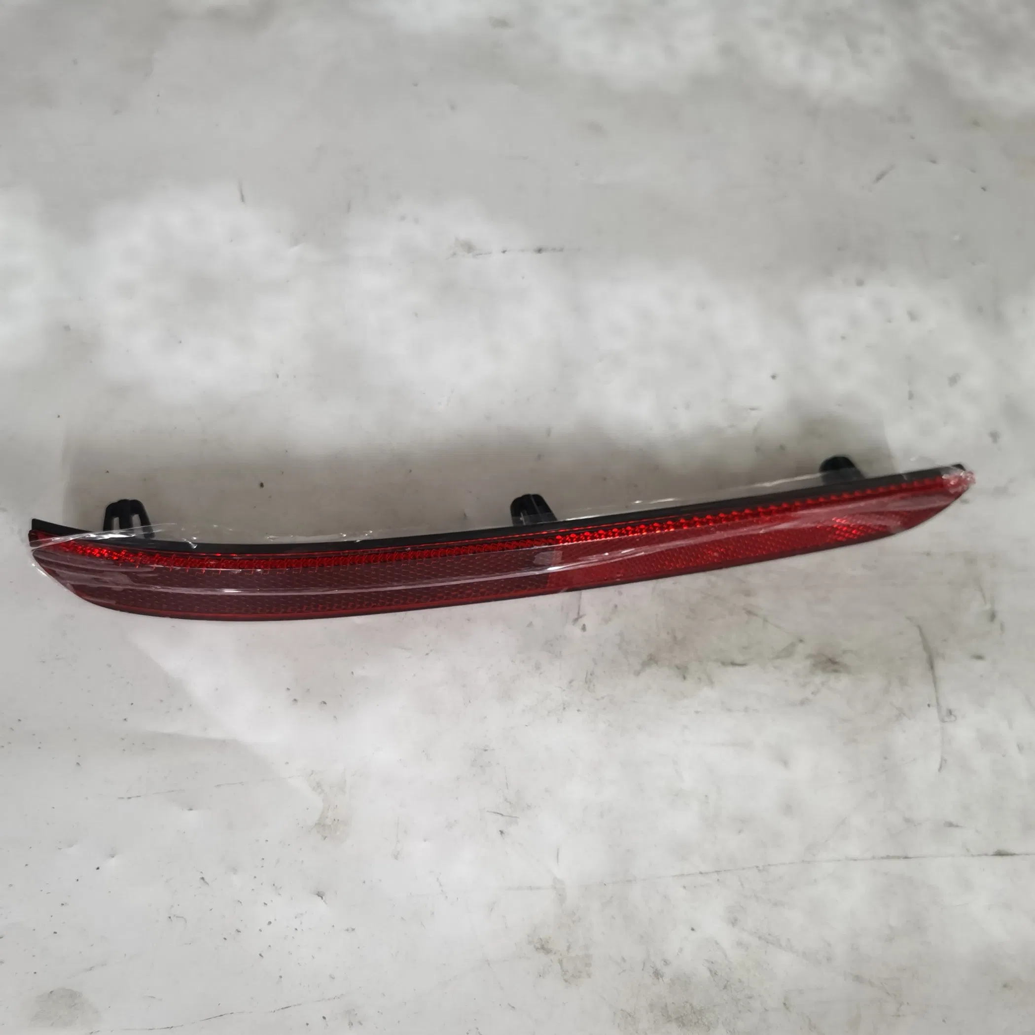 Светоотражатель заднего бампера Saic Maxus T60 C00053238