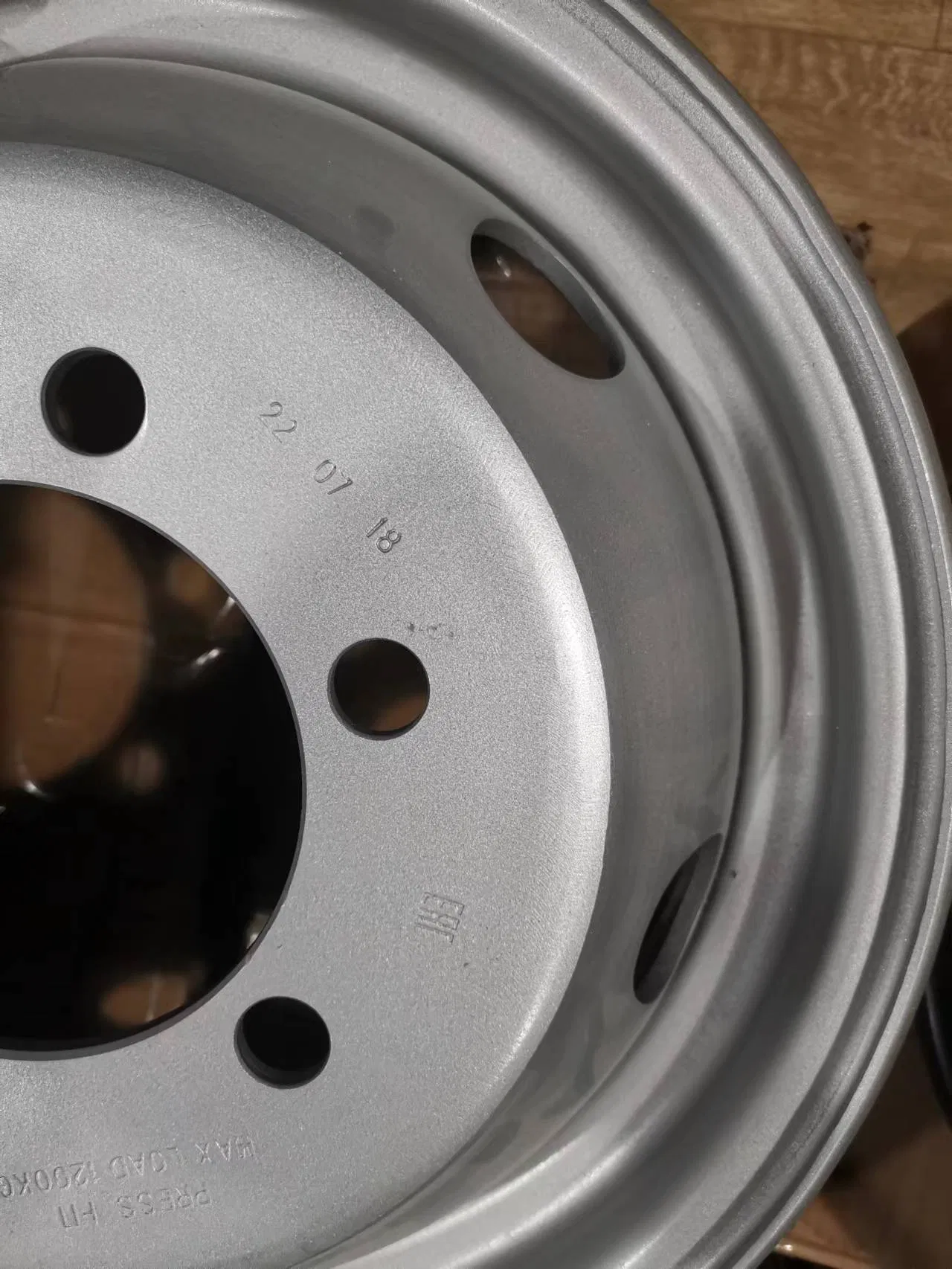 Стальной диск 5.5Jx16 для грузовиков