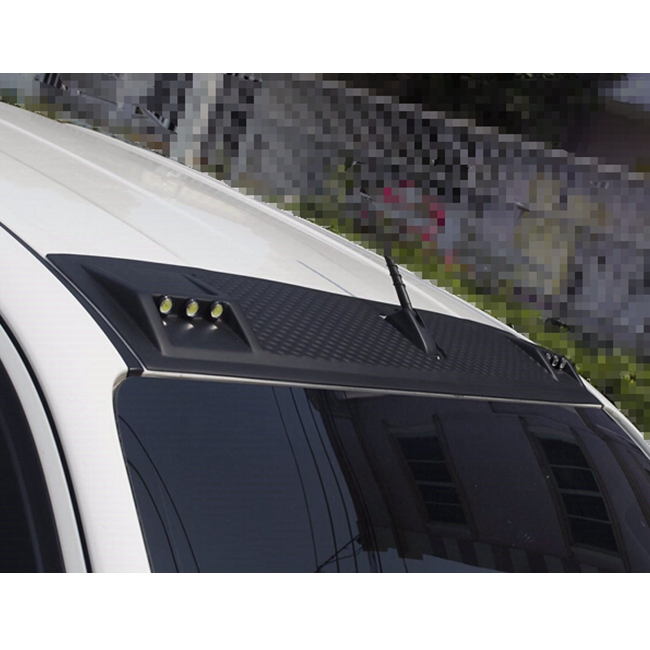 Передний спойлер с LED-лампой для Toyota Hilux Revo 2015-2017