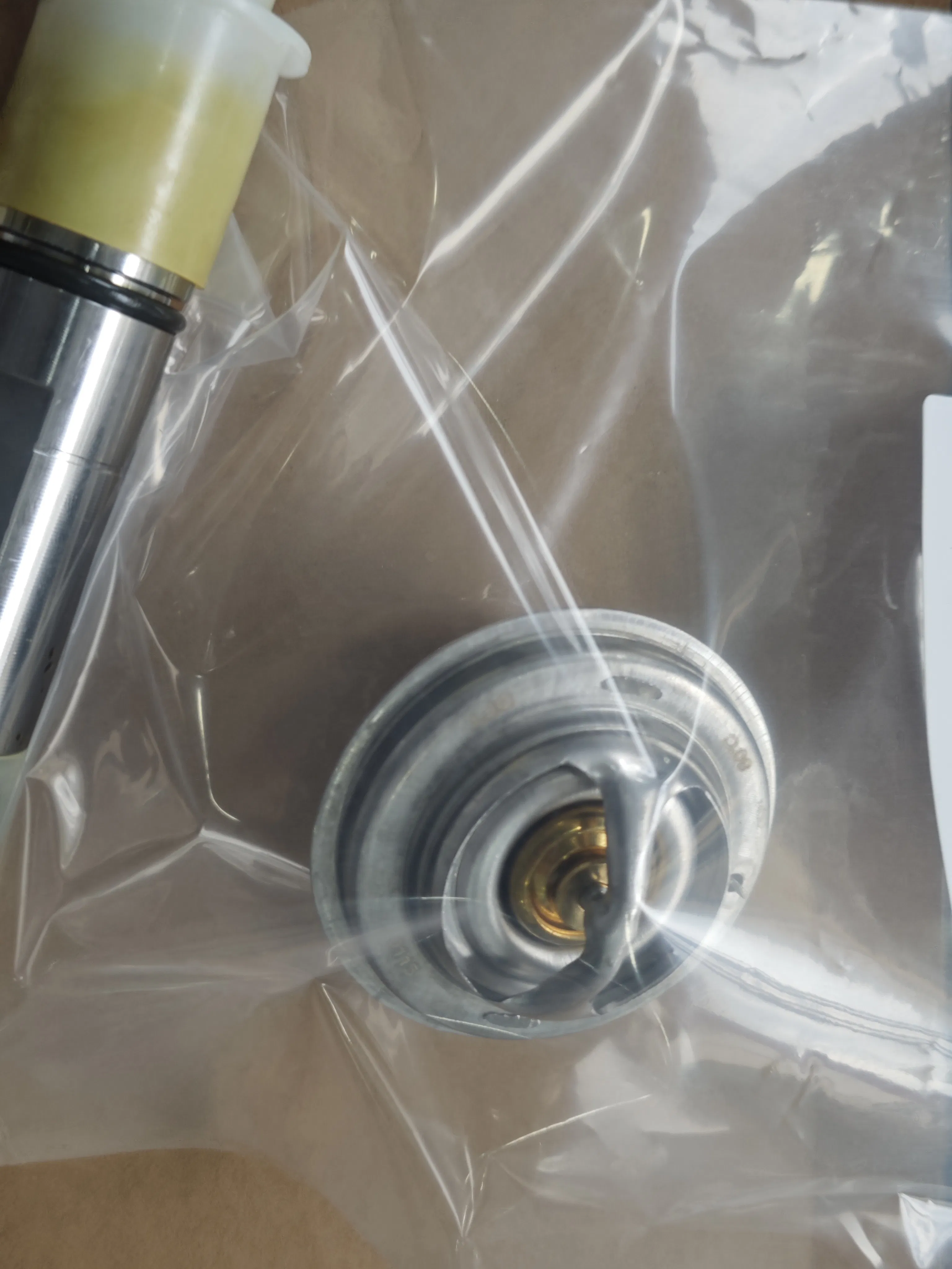 Термостат охлаждения двигателя Sinotruk 80301018