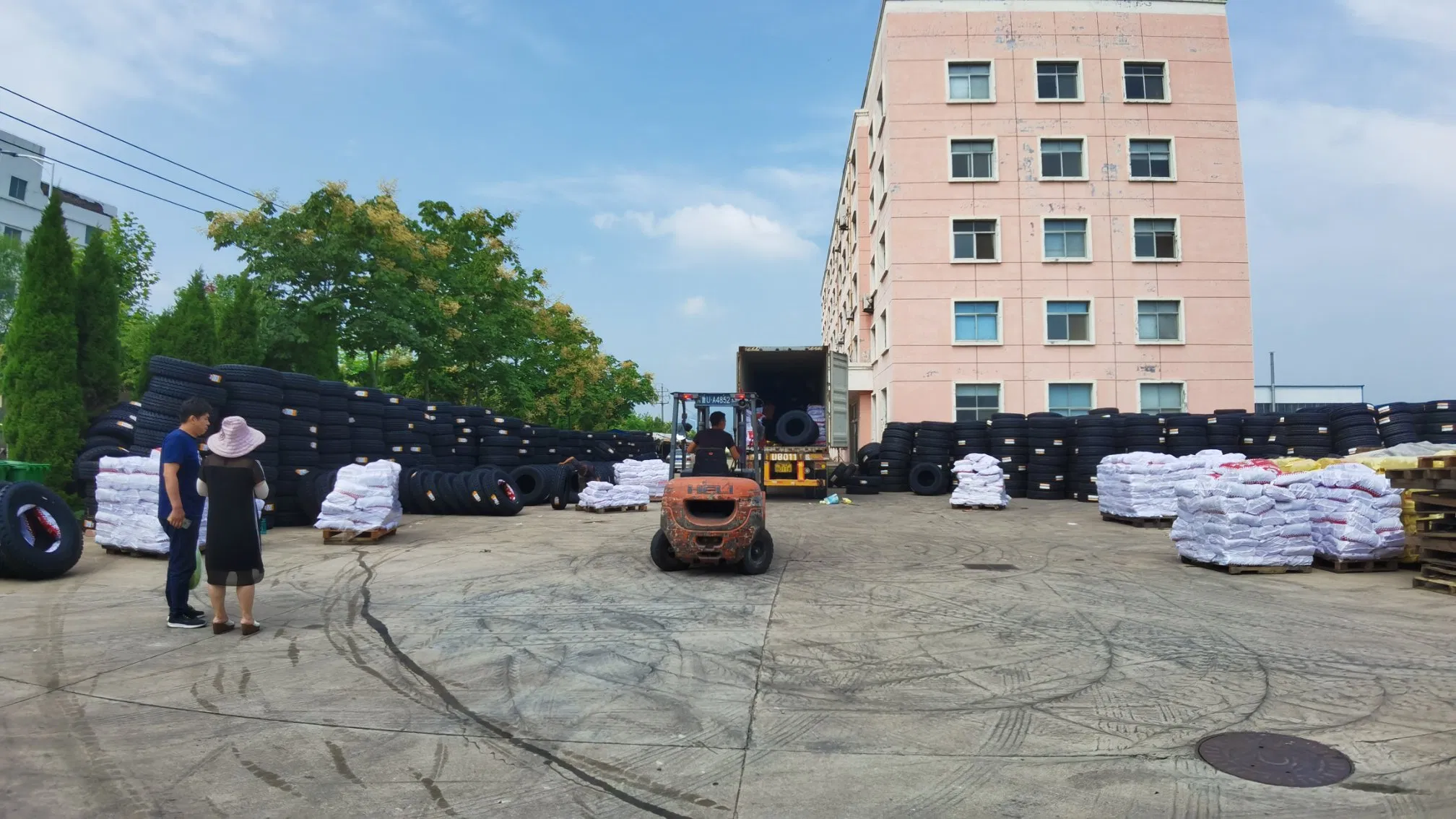 High Quality Chinese TBR/PCR/OTR/Truck Tire/Tyre for Radial/Bus 1000r20