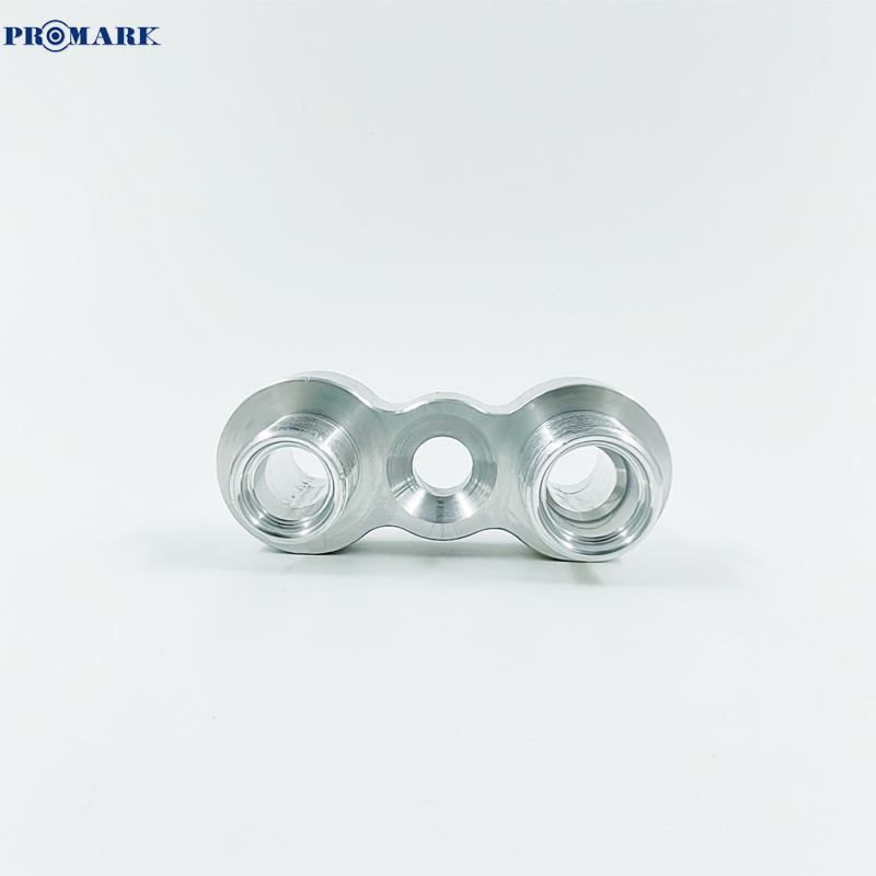 GM Compressor Hose Adapter Straight out Rear Adapter Block Flat Face